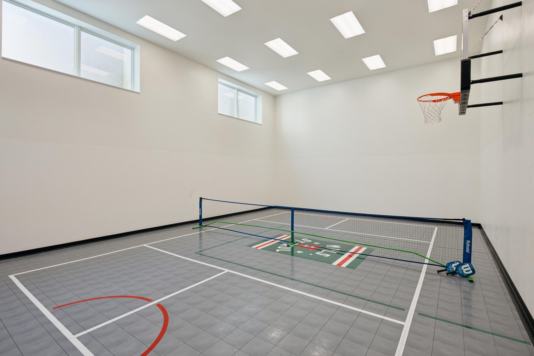 Minneapolis, Minnesota, 55405, United States, 5 Bedrooms Bedrooms, ,1 BathroomBathrooms,Residential,For Sale,1897759