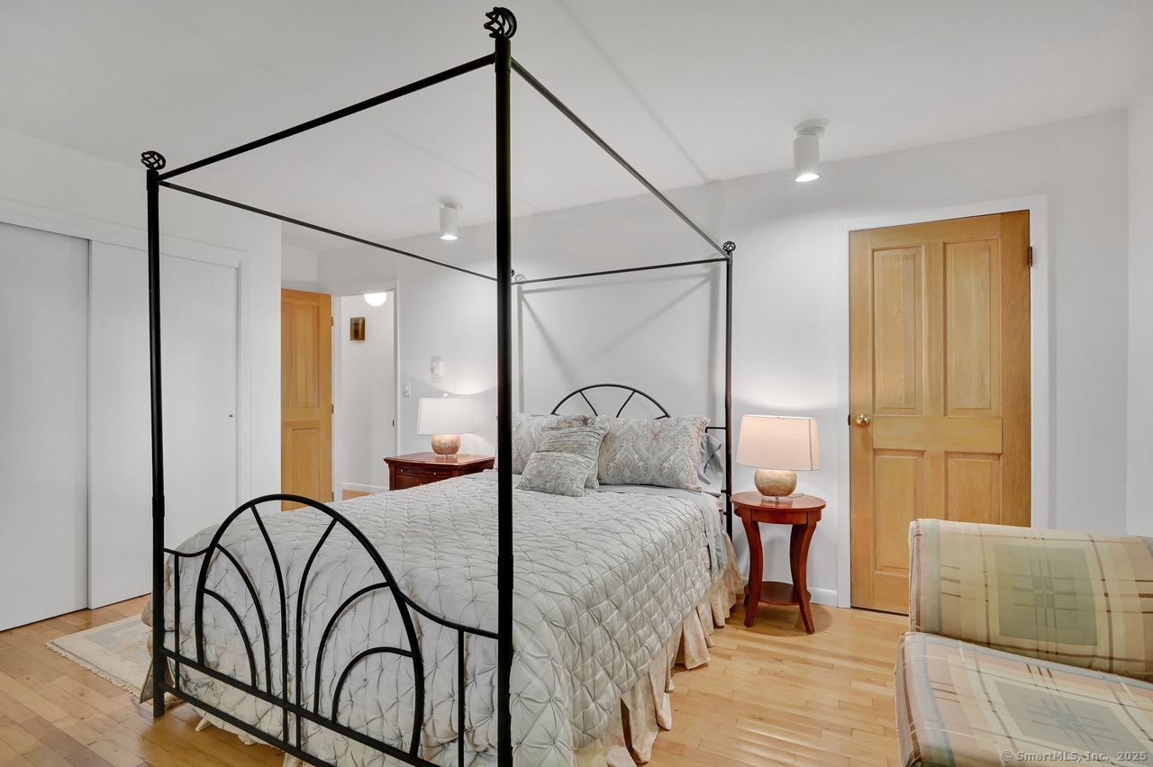 Newtown, Connecticut, 06470, United States, 3 Bedrooms Bedrooms, ,2 BathroomsBathrooms,Residential,For Sale,1941987