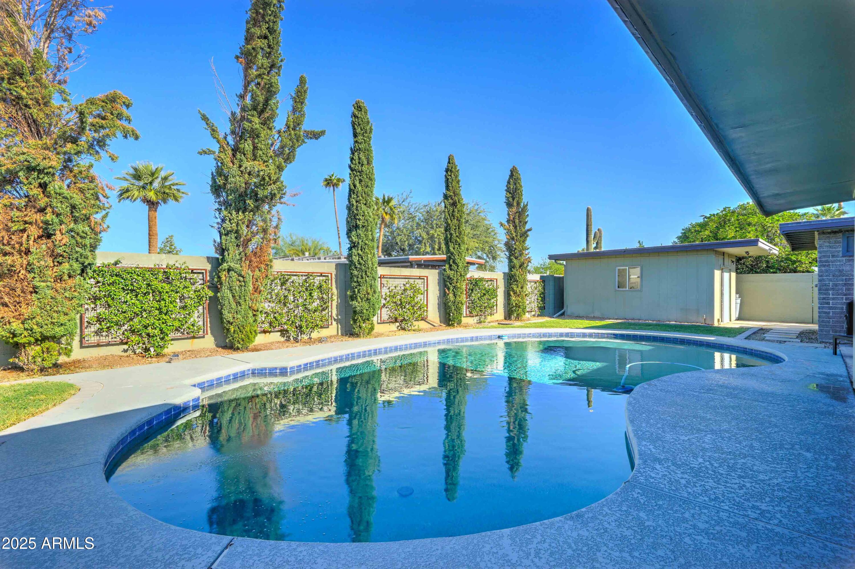 Phoenix, Arizona, 85028, United States, 4 Bedrooms Bedrooms, ,3 BathroomsBathrooms,Residential,For Sale,1989042