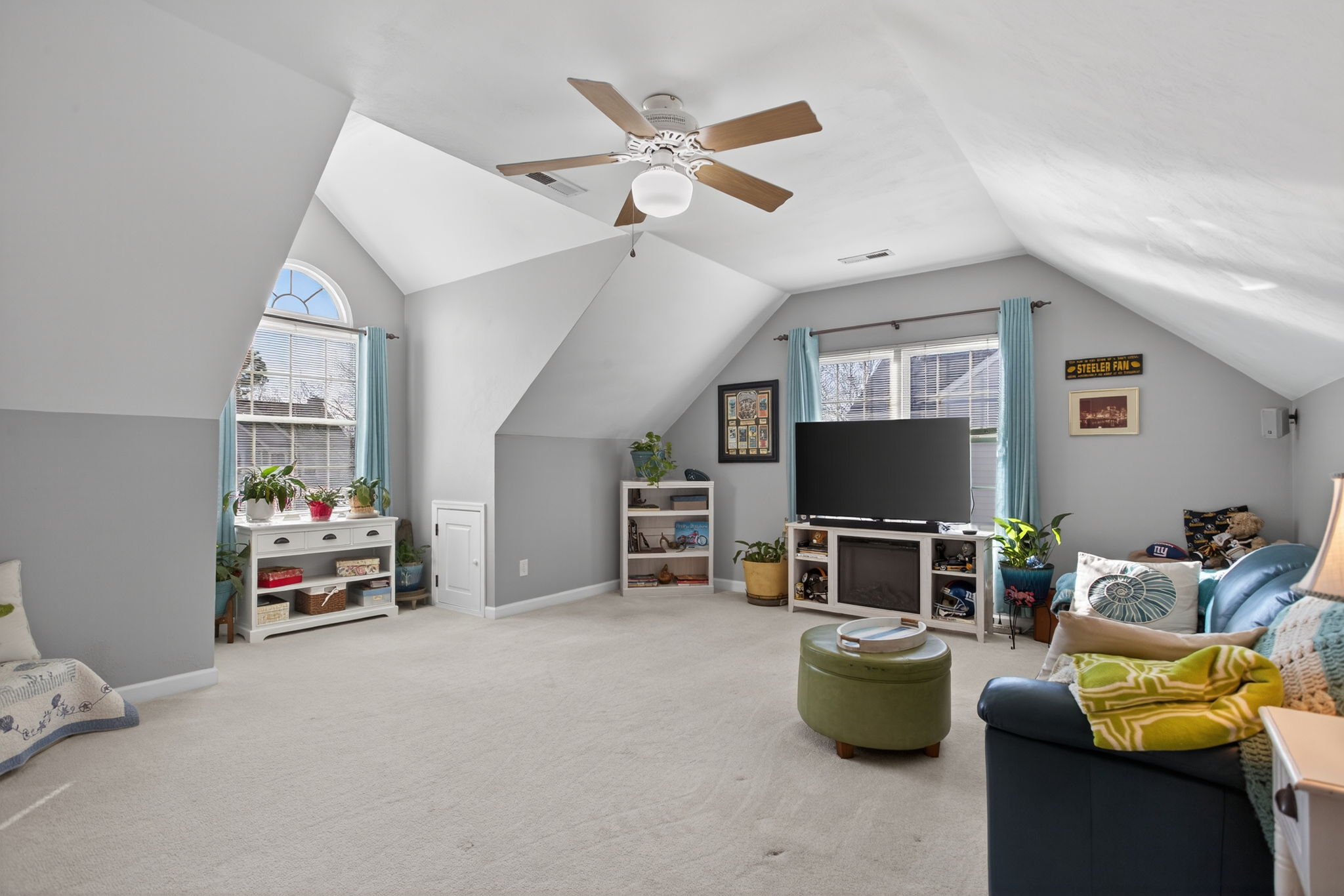 Virginia Beach, Virginia, 23456, United States, 4 Bedrooms Bedrooms, ,3 BathroomsBathrooms,Residential,For Sale,2012108