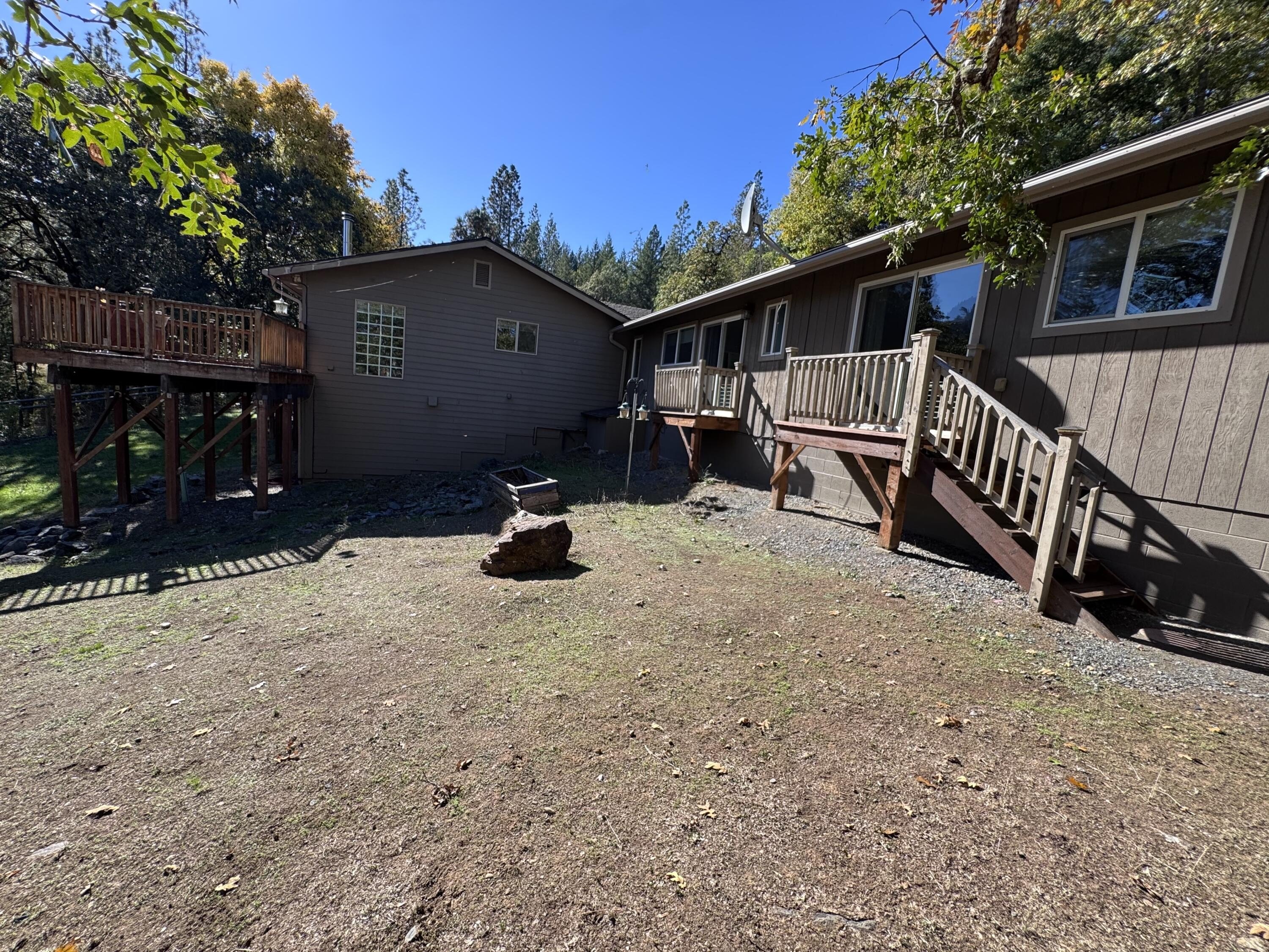 Rogue River, Oregon, 97537, United States, 3 Bedrooms Bedrooms, ,4 BathroomsBathrooms,Residential,For Sale,1982617