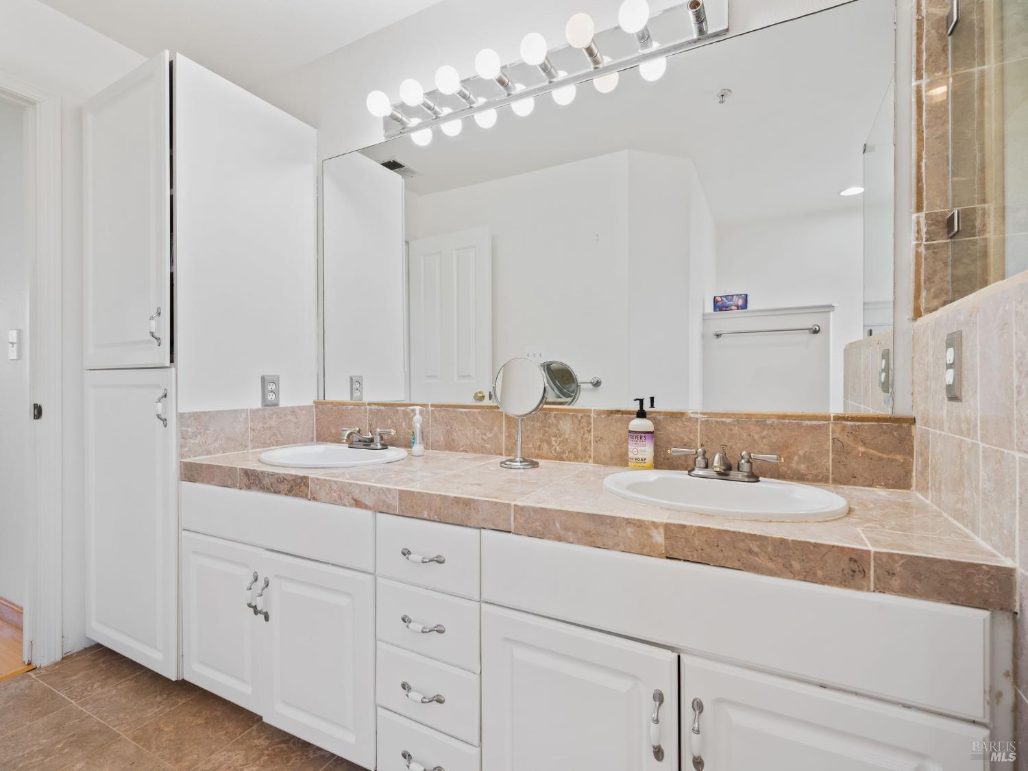 Napa, California, 94558, United States, 4 Bedrooms Bedrooms, ,3 BathroomsBathrooms,Residential,For Sale,1827773