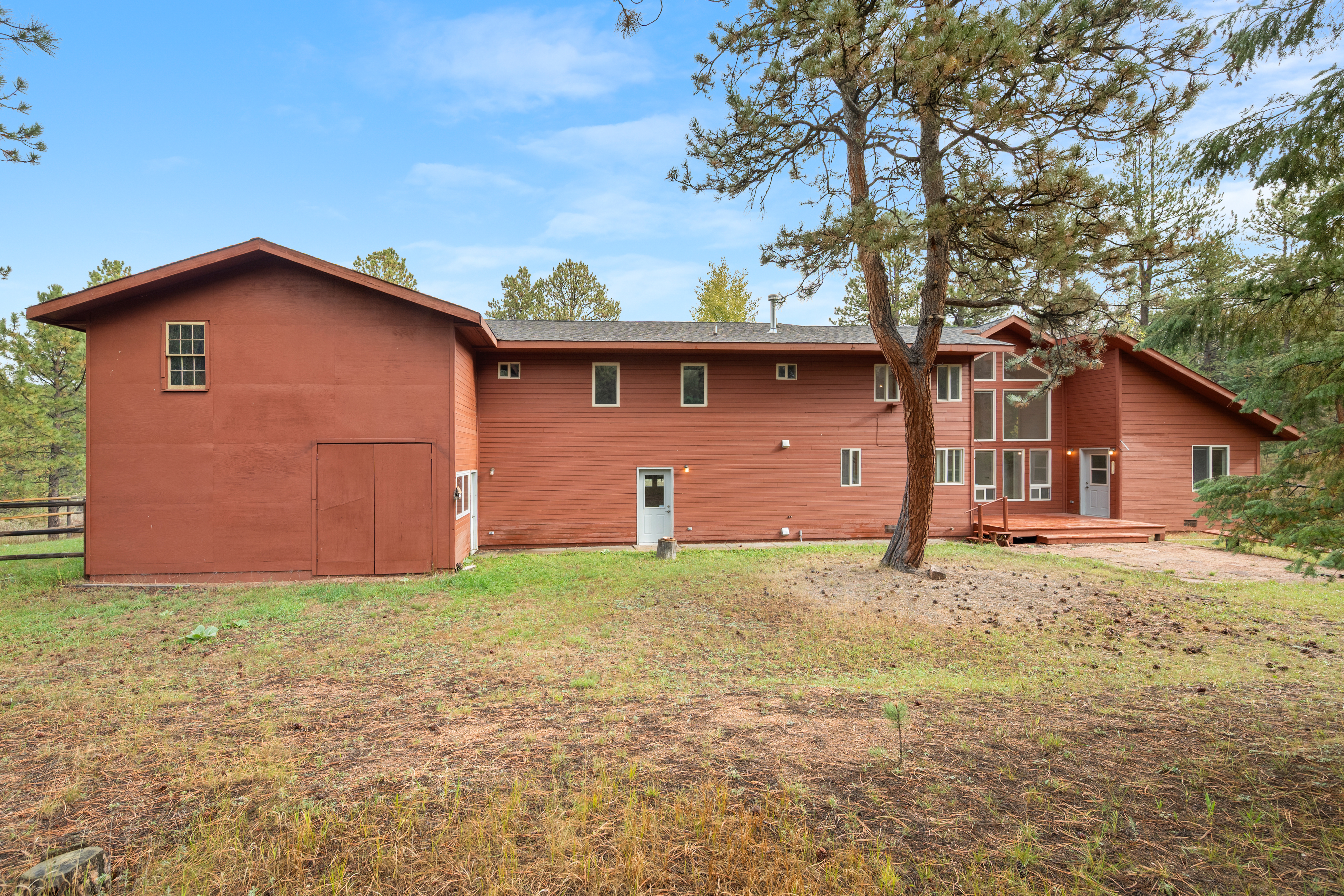  10-Acre Colorado Home & Barn Retreat – Trail Access & Mountain Views - 物件實景