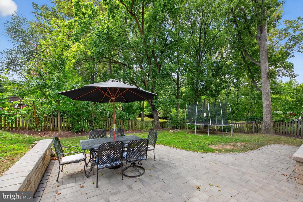 Arlington, Virginia, 22213, United States, 5 Bedrooms Bedrooms, ,5 BathroomsBathrooms,Residential,For Sale,1982488