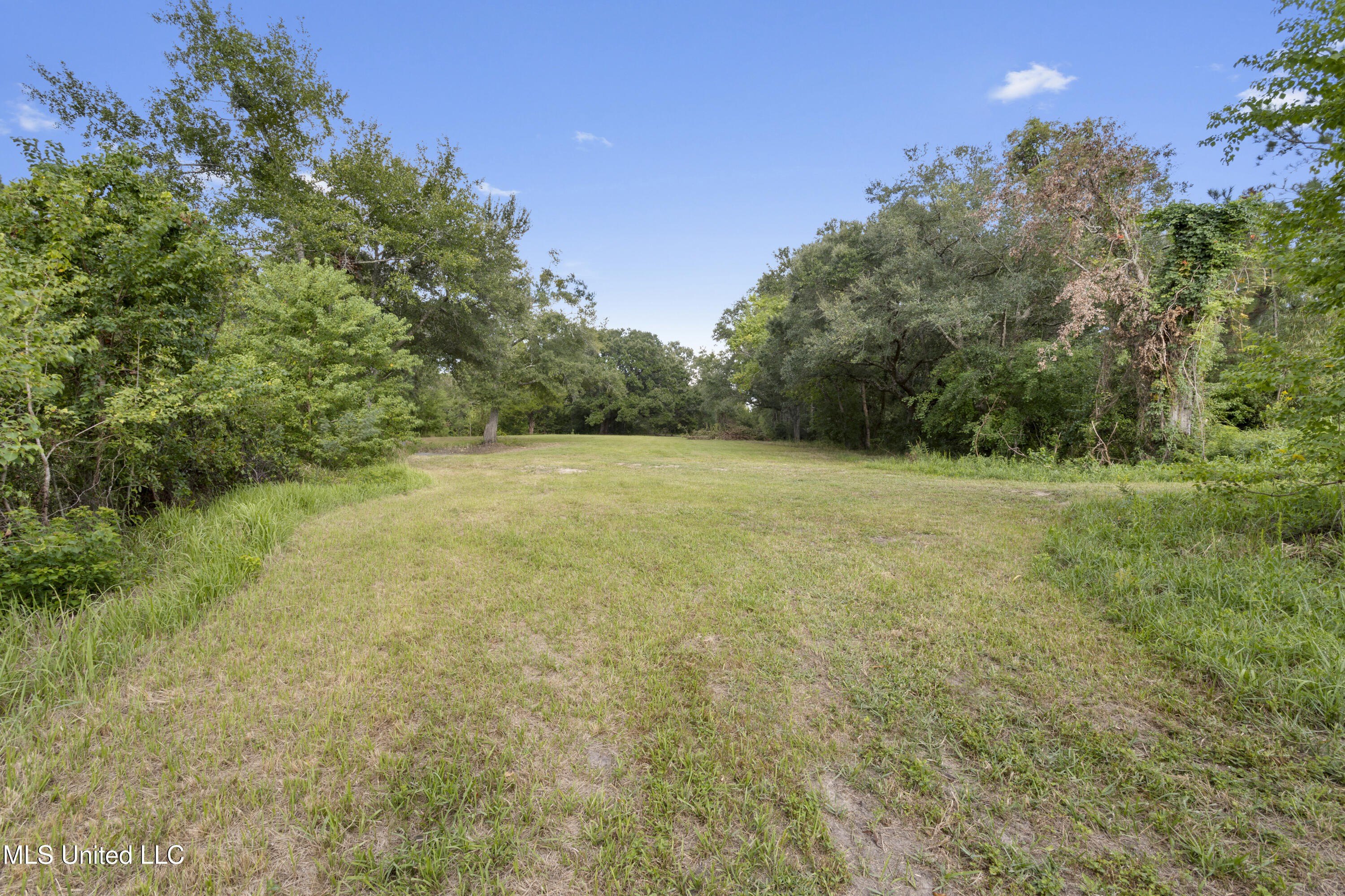 Biloxi, Mississippi, 39532, United States, 3 Bedrooms Bedrooms, ,2 BathroomsBathrooms,Residential,For Sale,1977192