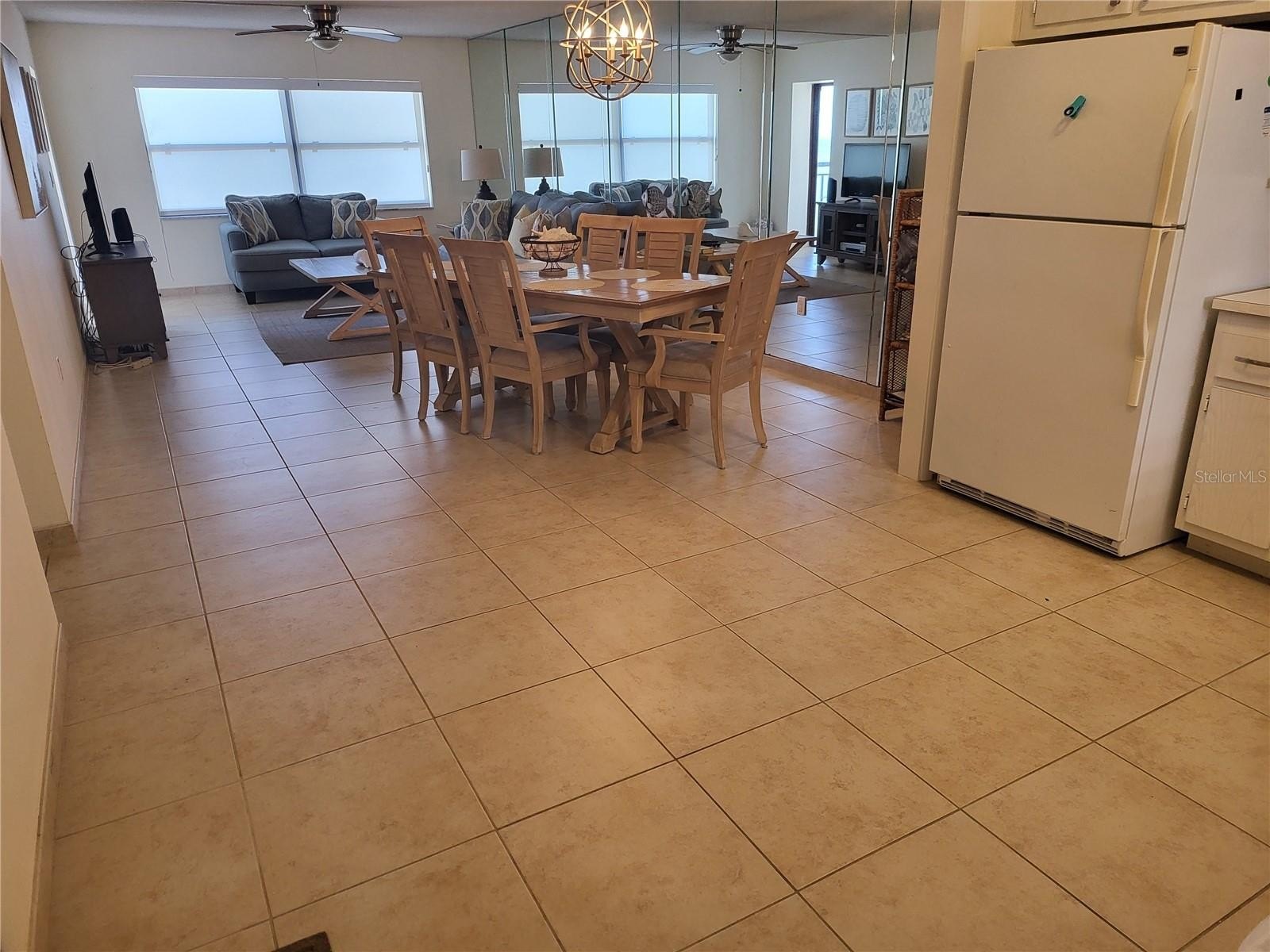 CLEARWATER BEACH, Florida, 33767, United States, 2 Bedrooms Bedrooms, ,2 BathroomsBathrooms,Residential,For Sale,1982675