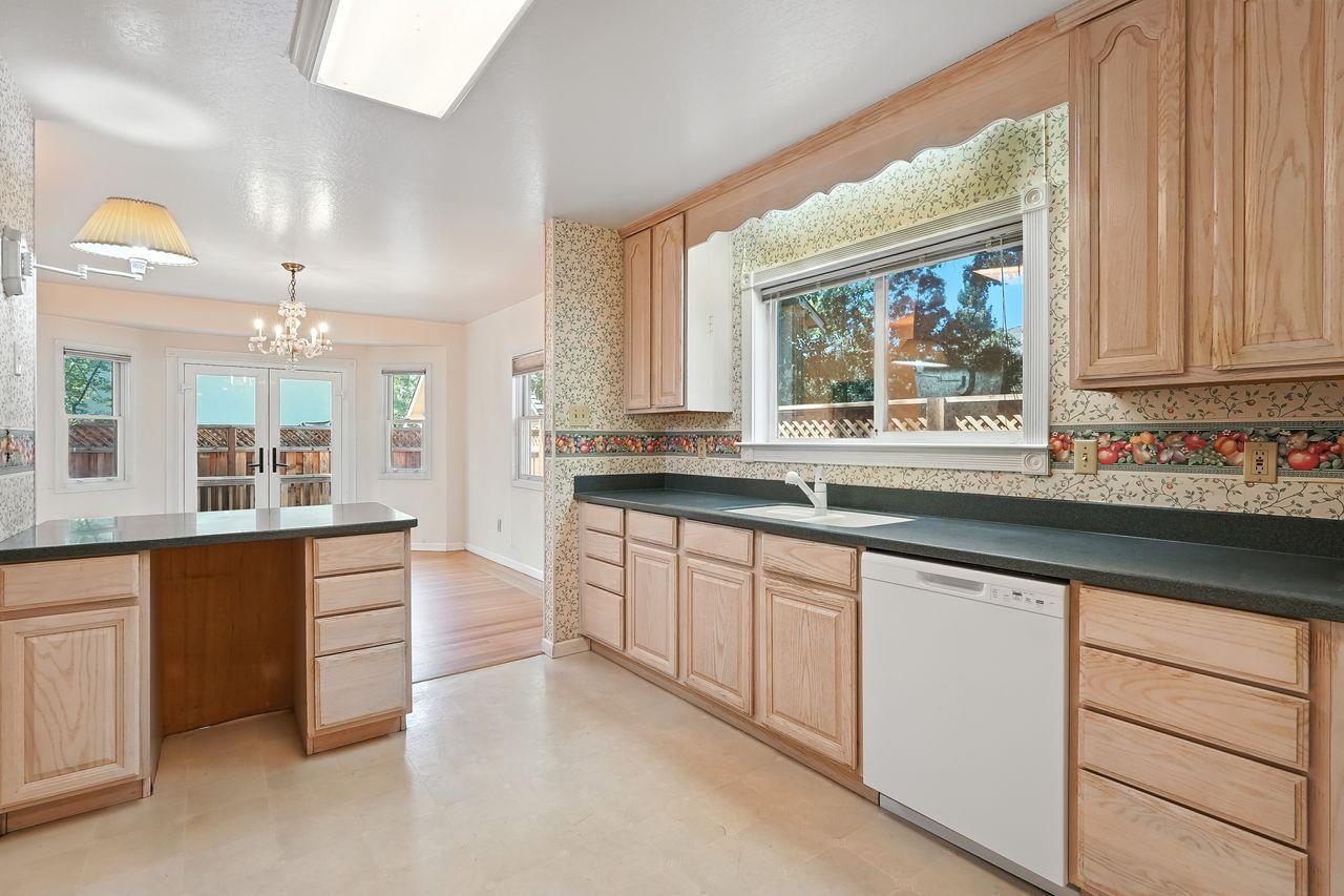 Sacramento, California, 95819, United States, 3 Bedrooms Bedrooms, ,2 BathroomsBathrooms,Residential,For Sale,1925048