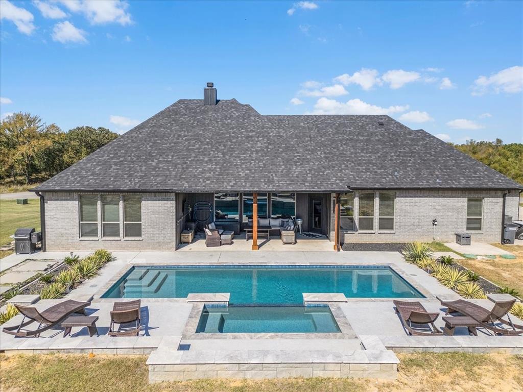 Weatherford, Texas, 76088, United States, 4 Bedrooms Bedrooms, ,4 BathroomsBathrooms,Residential,For Sale,1975341