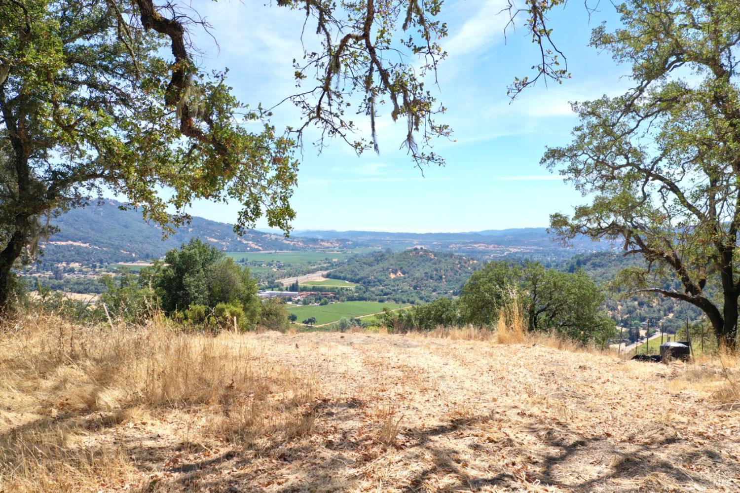 Cloverdale, California, 95425, United States, 3 Bedrooms Bedrooms, ,4 BathroomsBathrooms,Residential,For Sale,1941601