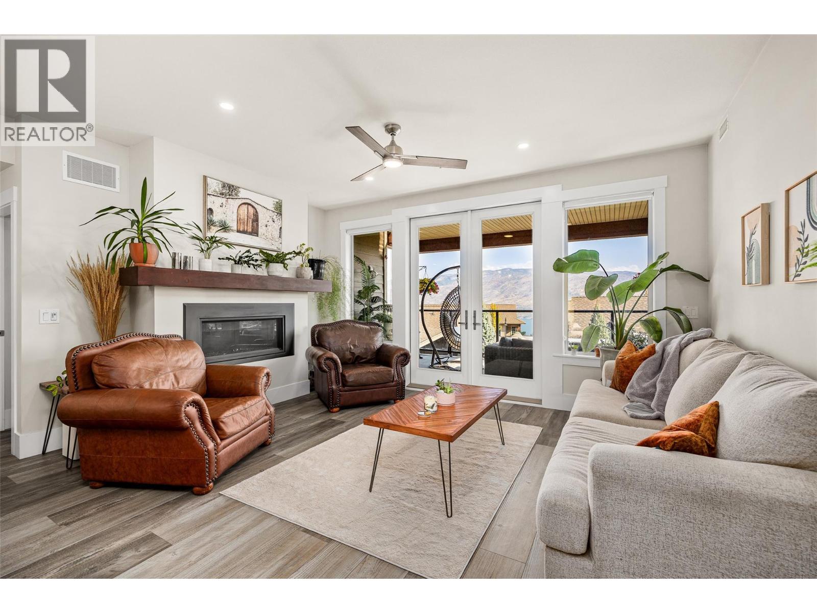 PEACHLAND, British Columbia, V0H 1X5, CA, 3 Bedrooms Bedrooms, ,2 BathroomsBathrooms,Residential,For Sale,1951161