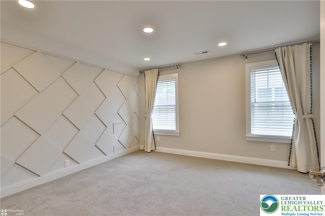 Easton, Pennsylvania, 18045, United States, 3 Bedrooms Bedrooms, ,3 BathroomsBathrooms,Residential,For Sale,1921447
