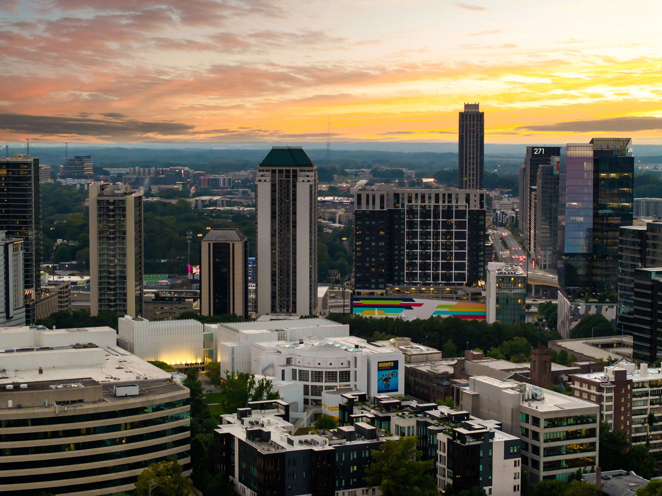  Light-filled Condo Perched Above Peachtree Street in Midtown - 物件實景