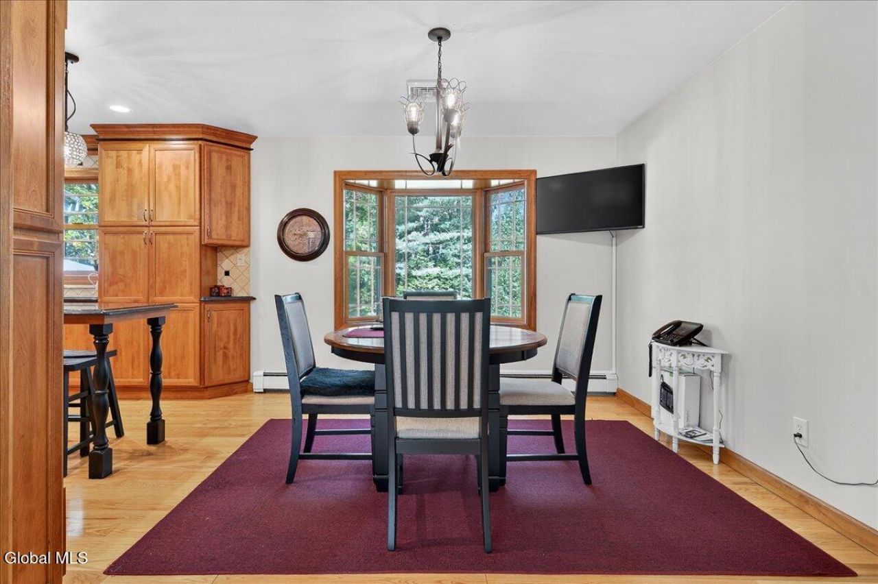 Clifton Park, New York, 12065, United States, 4 Bedrooms Bedrooms, ,3 BathroomsBathrooms,Residential,For Sale,1968691