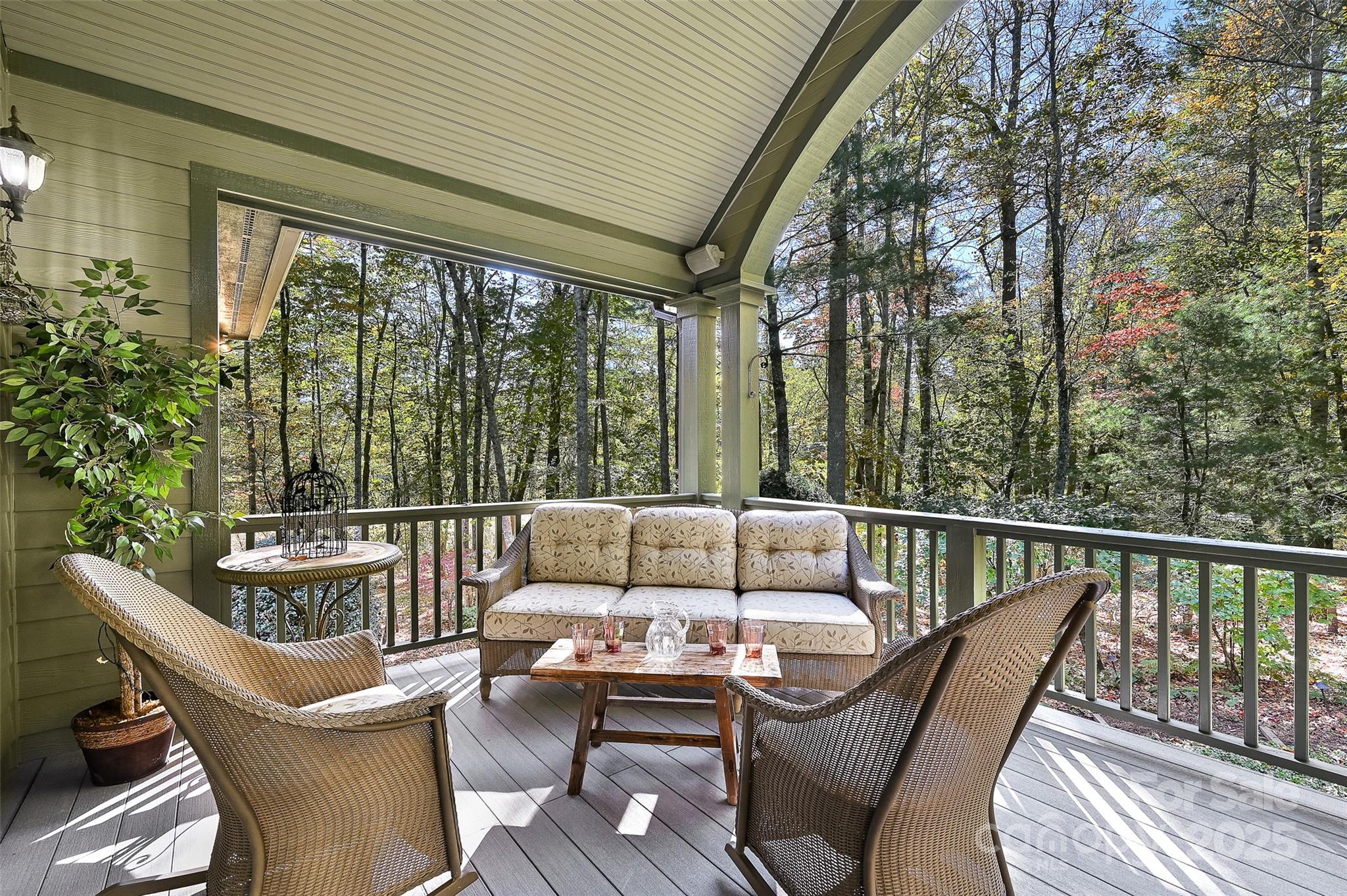 Hendersonville, North Carolina, 28739, United States, 4 Bedrooms Bedrooms, ,3 BathroomsBathrooms,Residential,For Sale,1992050