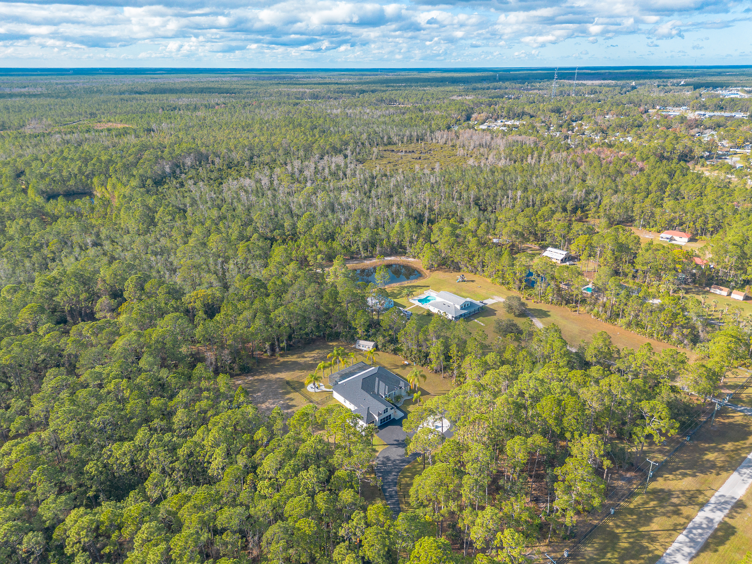 Daytona Beach, Florida, 32124, United States, 5 Bedrooms Bedrooms, ,4 BathroomsBathrooms,Residential,For Sale,2006264