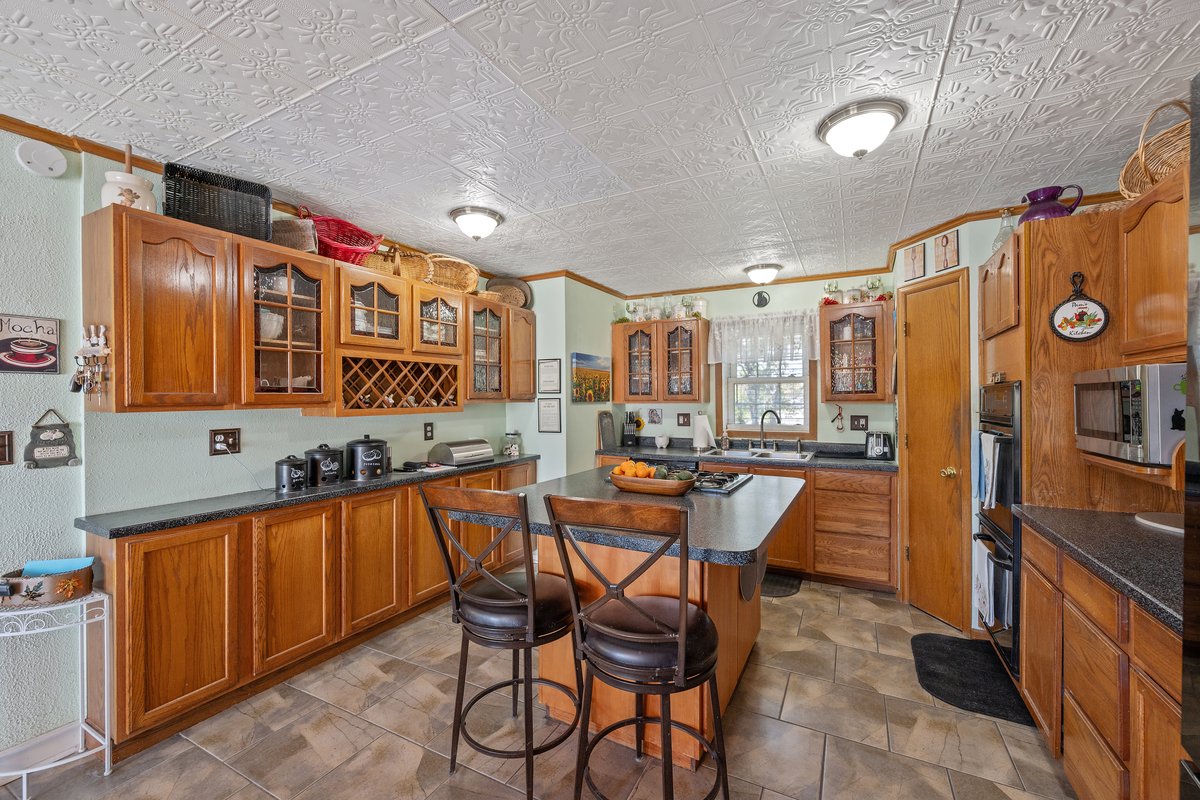 Cheyenne, Wyoming, 82009, United States, 5 Bedrooms Bedrooms, ,2 BathroomsBathrooms,Residential,For Sale,2048903