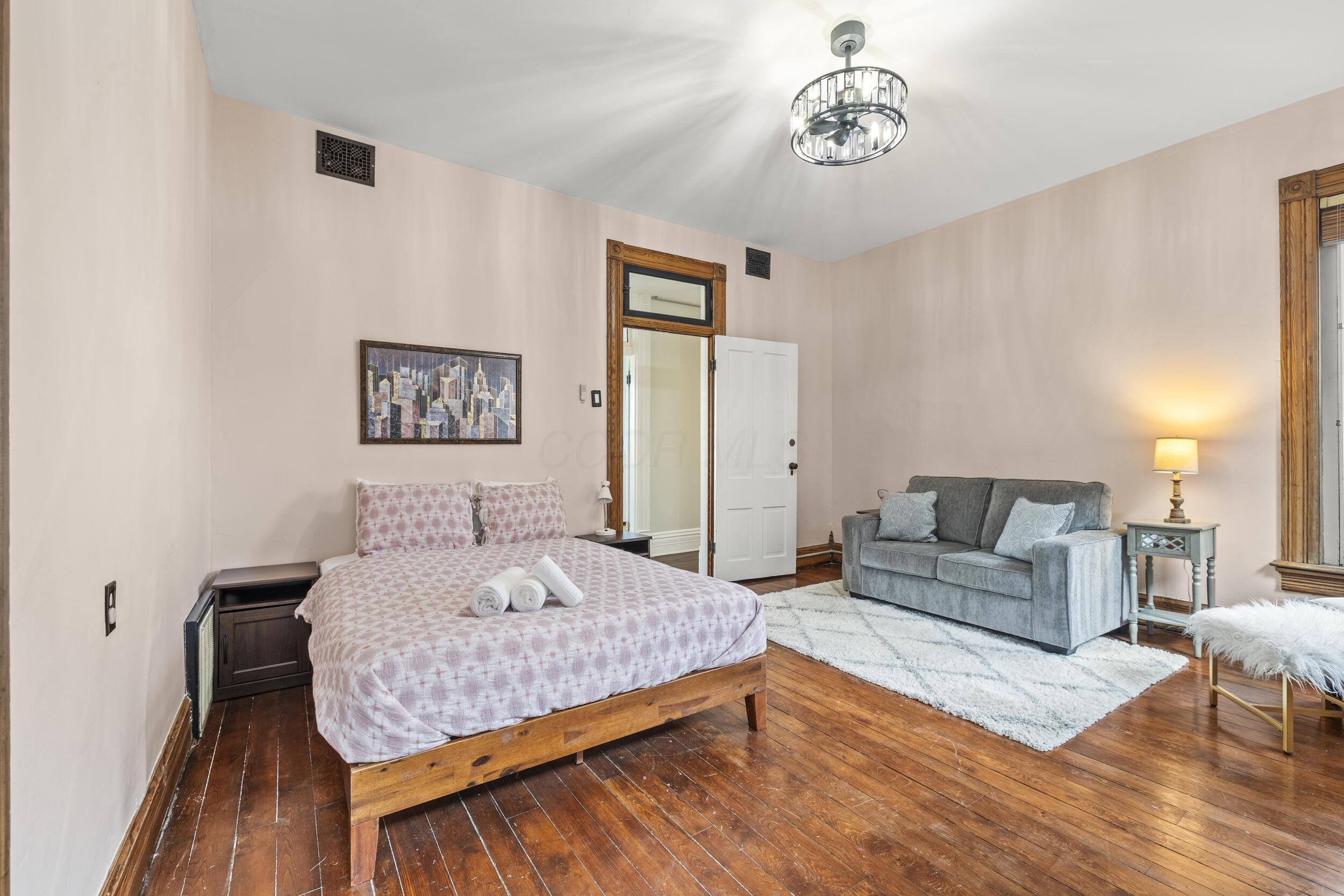 Columbus, Ohio, 43205, United States, 4 Bedrooms Bedrooms, ,4 BathroomsBathrooms,Residential,For Sale,2000888