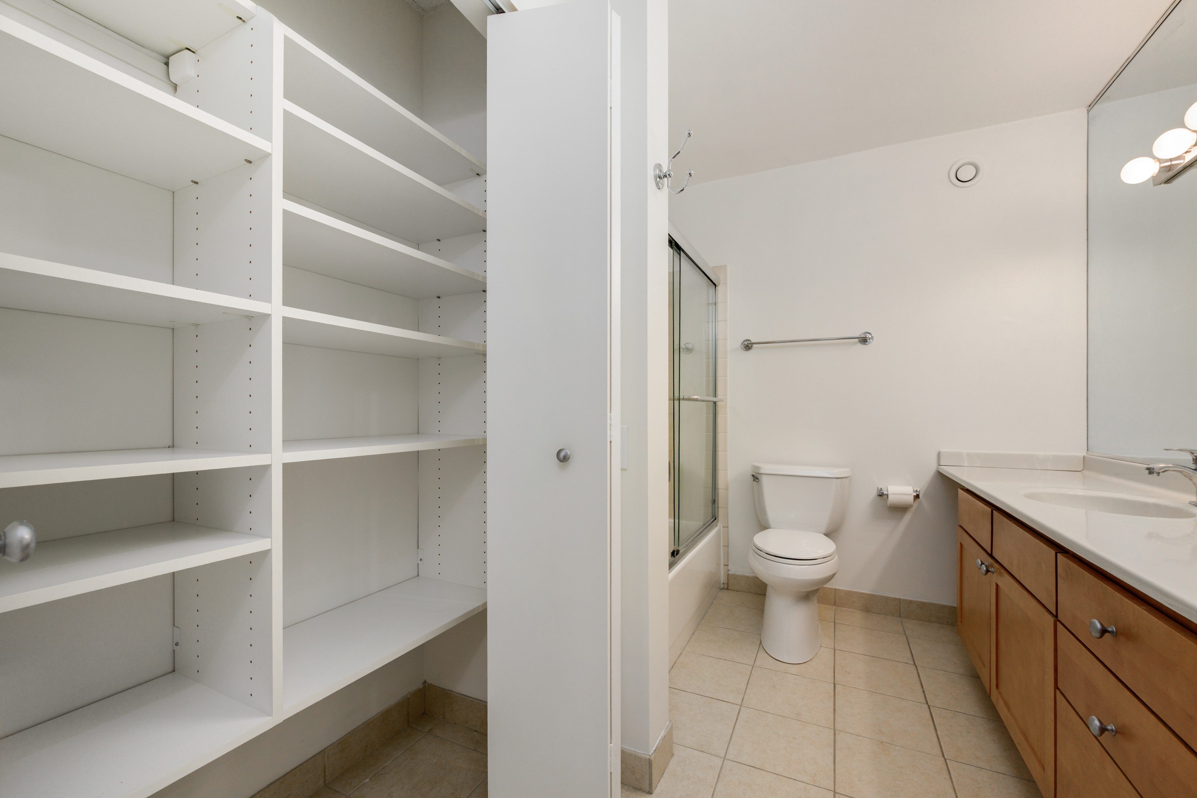  Spacious and Bright Perfectly Located in River North - 物件實景