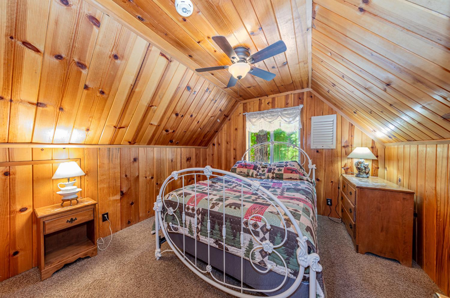 Yosemite, California, 95389, United States, 5 Bedrooms Bedrooms, ,4 BathroomsBathrooms,Residential,For Sale,1975650