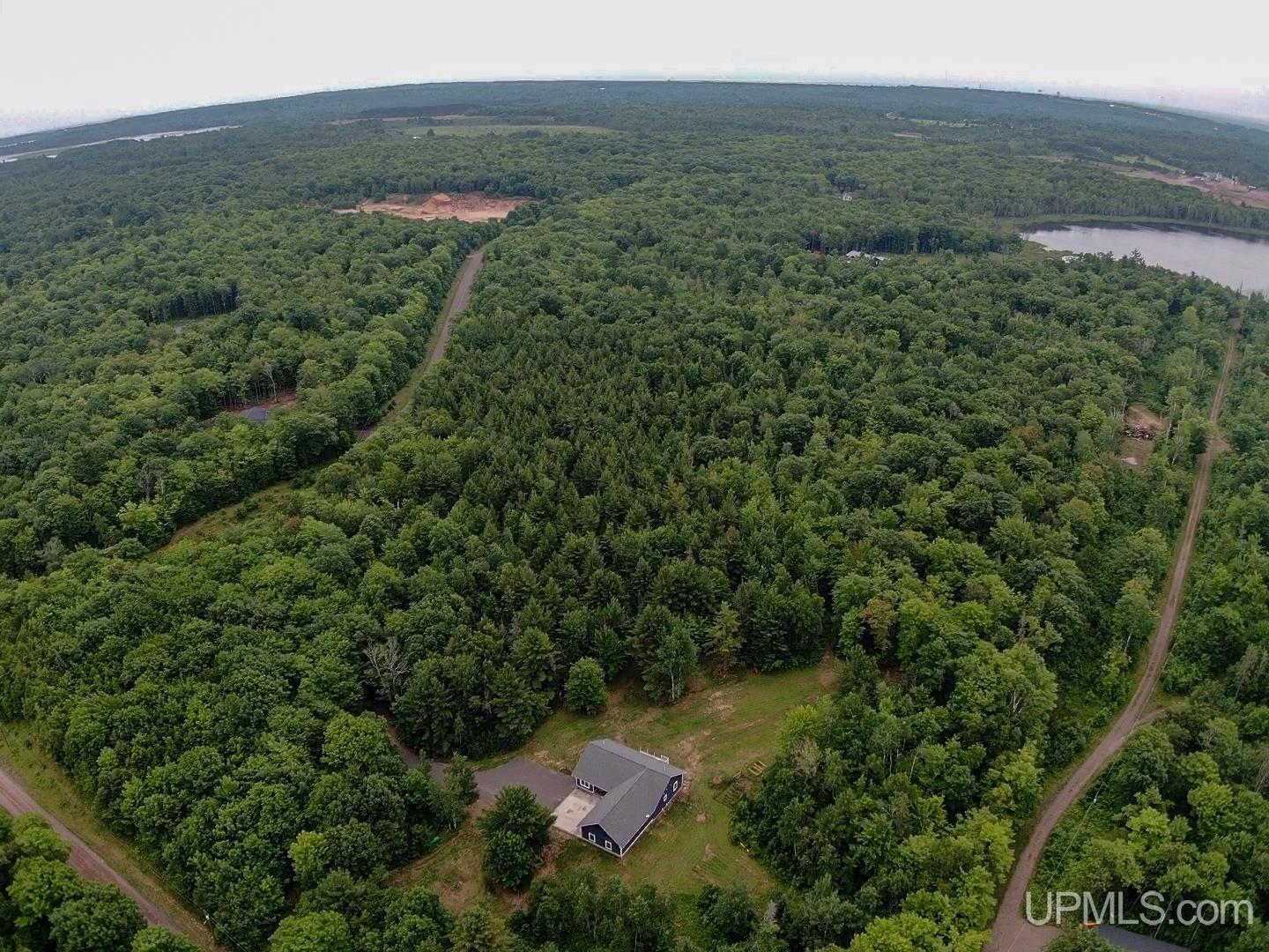 Hancock, Michigan, 49930, United States, 3 Bedrooms Bedrooms, ,3 BathroomsBathrooms,Residential,For Sale,1901071
