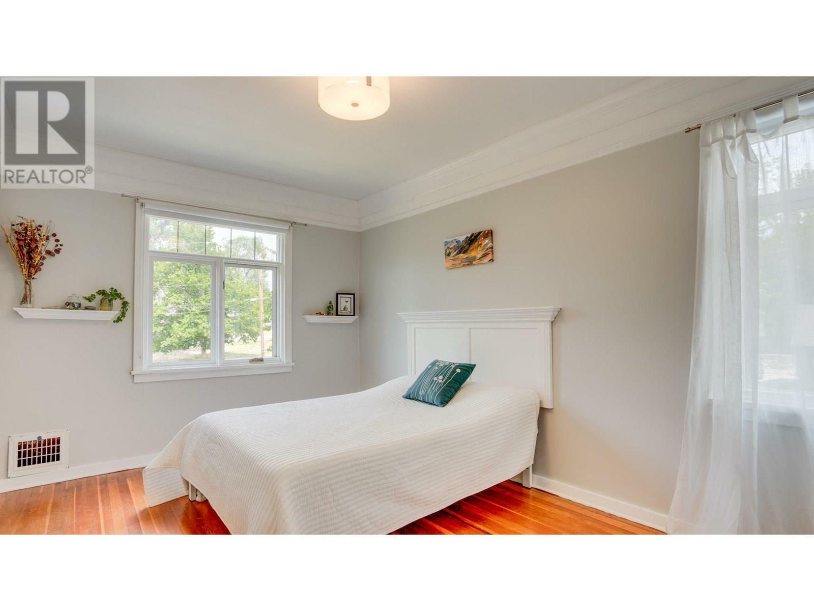 VERNON, British Columbia, V1T 1J7, CA, 5 Bedrooms Bedrooms, ,2 BathroomsBathrooms,Residential,For Sale,1865699