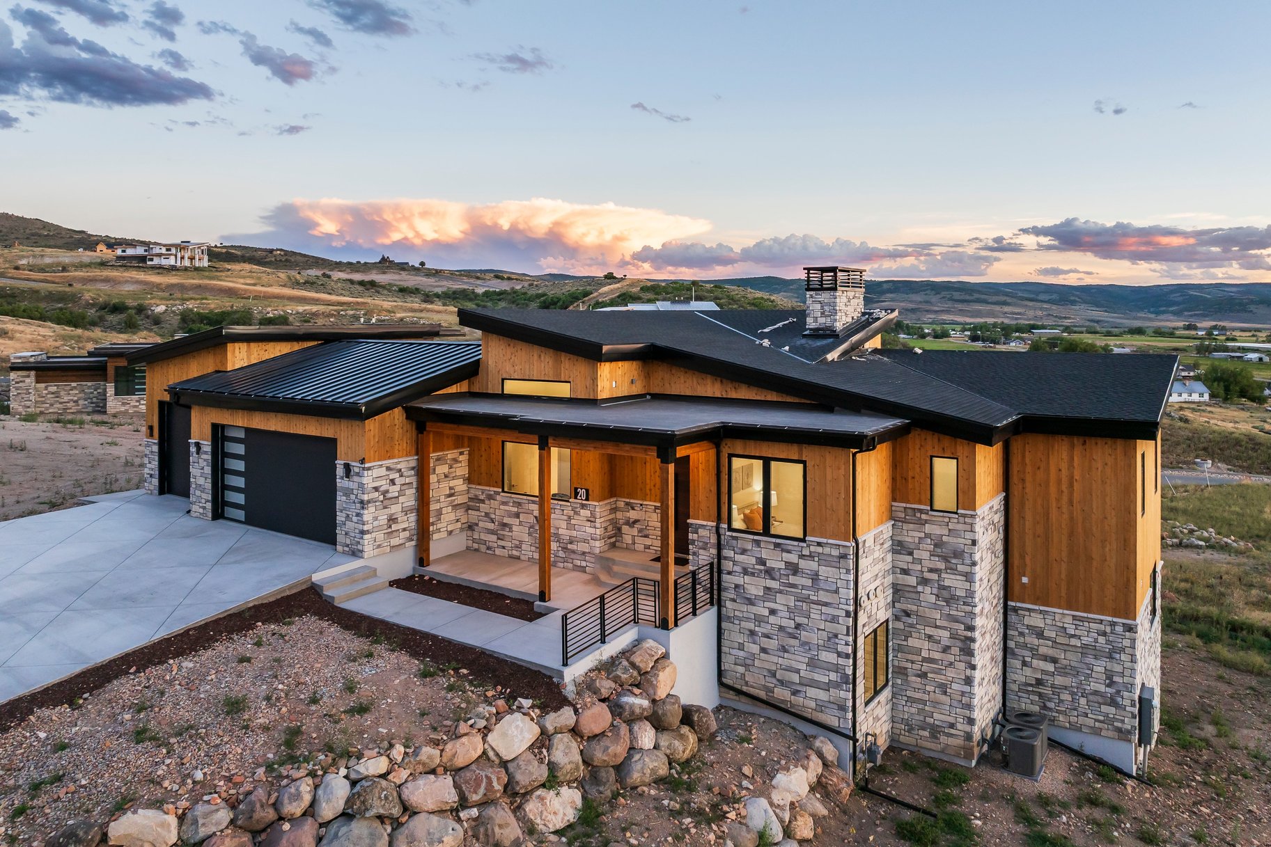  New Build Mountain Modern Home with Expansive Views - 物件實景