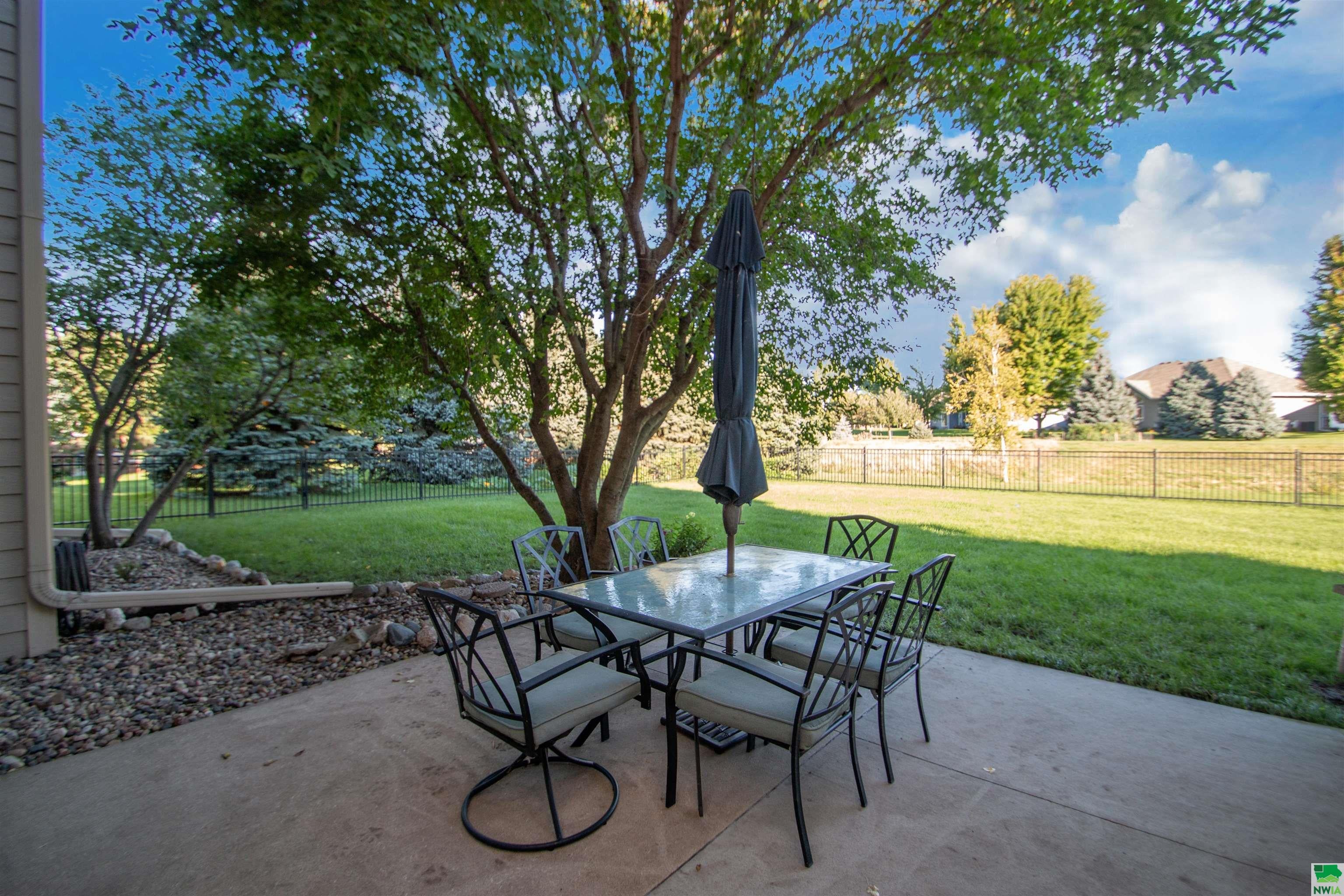 Dakota Dunes, South Dakota, 57049, United States, 5 Bedrooms Bedrooms, ,6 BathroomsBathrooms,Residential,For Sale,1943906