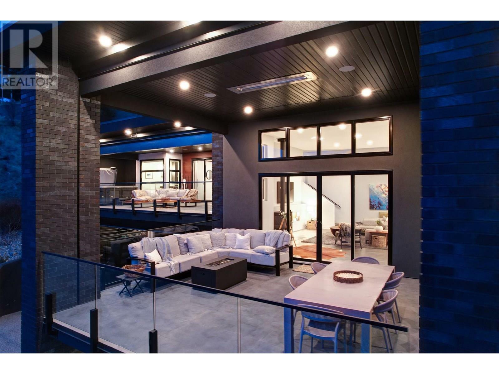 KELOWNA, British Columbia, V4V 1N4, CA, 4 Bedrooms Bedrooms, ,3 BathroomsBathrooms,Residential,For Sale,1859921