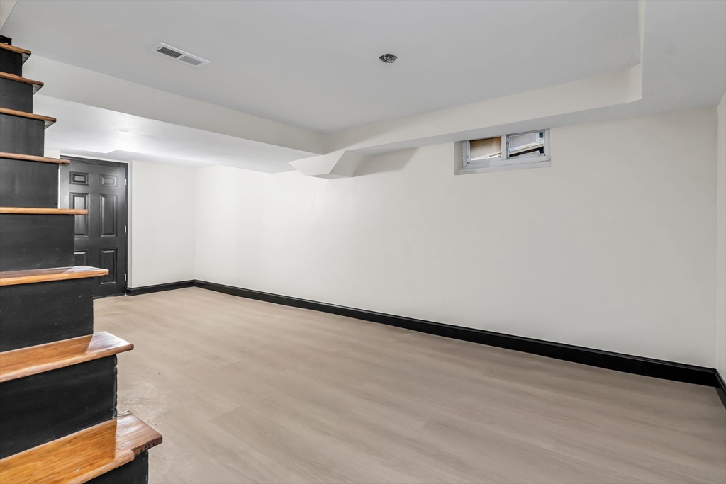 Billerica, Massachusetts, 01821, United States, 4 Bedrooms Bedrooms, ,3 BathroomsBathrooms,Residential,For Sale,1980011