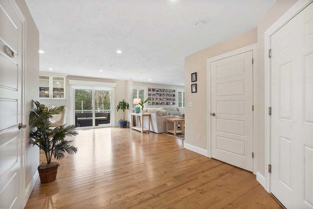 Sturbridge, Massachusetts, 01566, United States, 4 Bedrooms Bedrooms, ,4 BathroomsBathrooms,Residential,For Sale,1801654