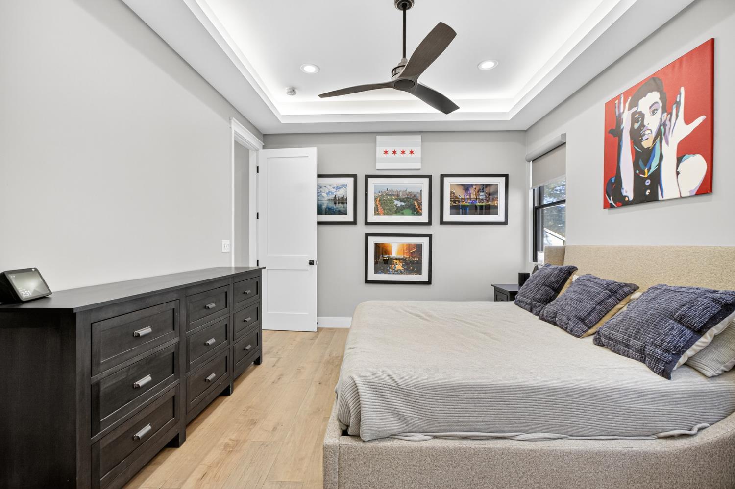 Sacramento, California, 95816, United States, 3 Bedrooms Bedrooms, ,5 BathroomsBathrooms,Residential,For Sale,1978117