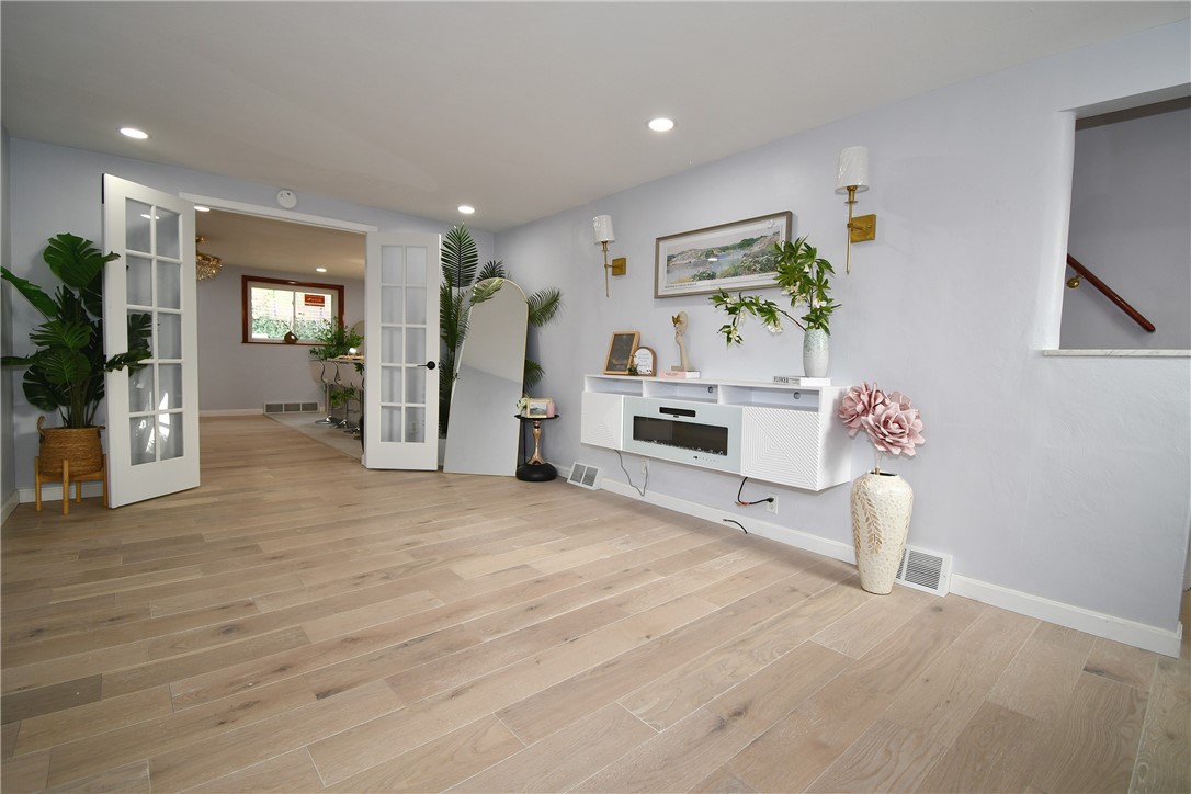 Squirrel Hill, Pennsylvania, 15217, United States, 4 Bedrooms Bedrooms, ,4 BathroomsBathrooms,Residential,For Sale,1999075