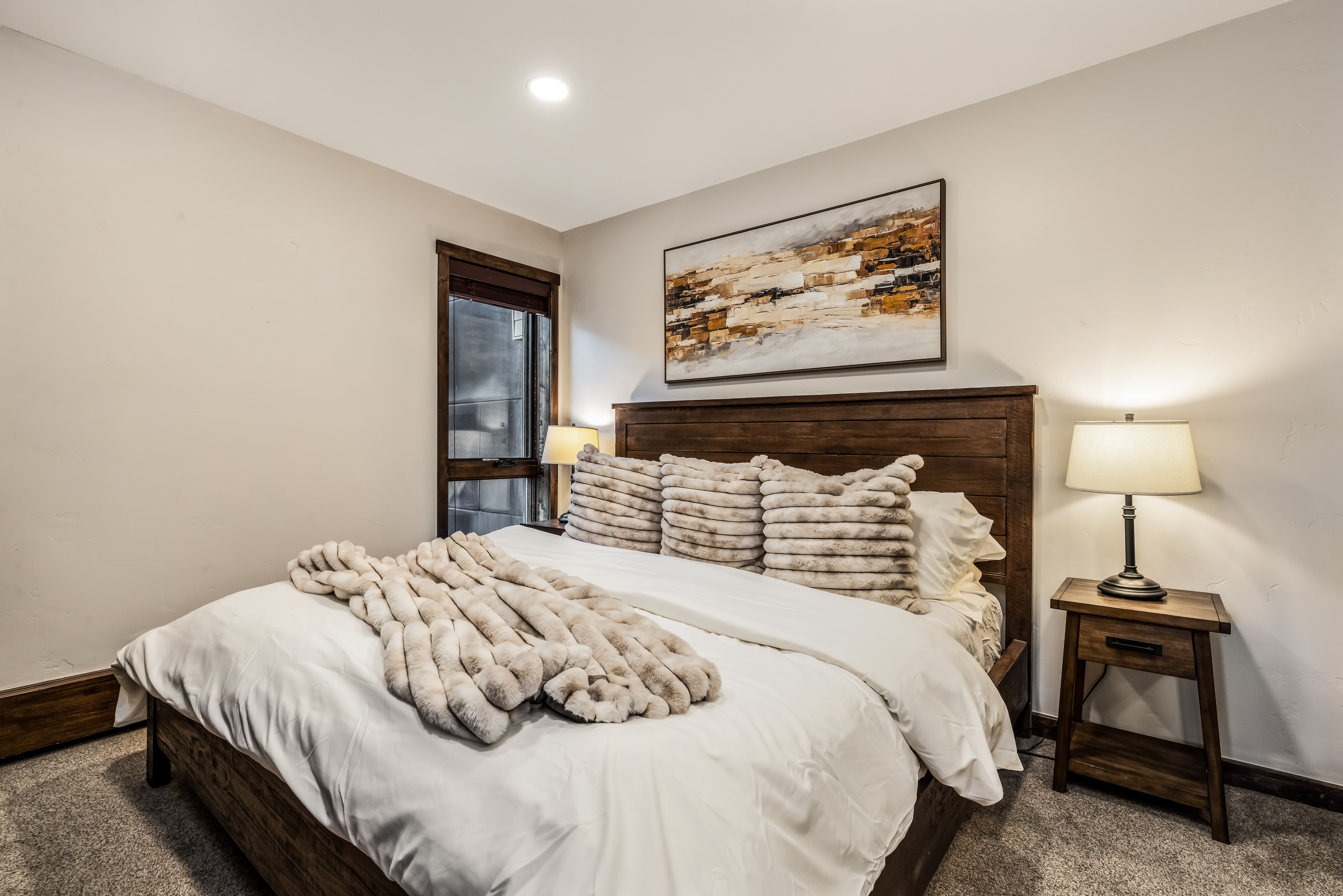  Turnkey, Beautifully Renovated, Single Fourth-Floor View of the Ski Slopes - 物件實景