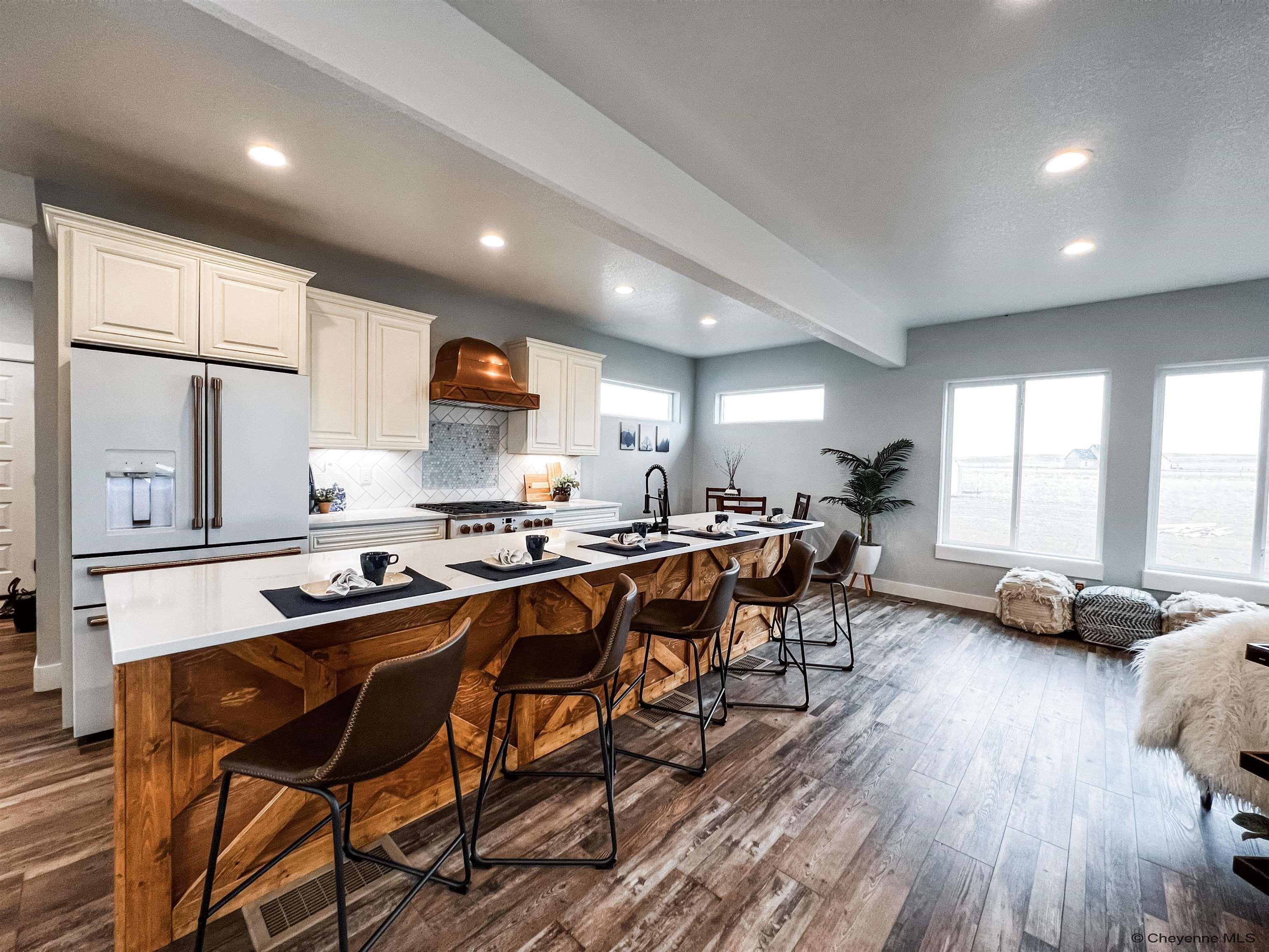 Cheyenne, Wyoming, 82009, United States, 5 Bedrooms Bedrooms, ,4 BathroomsBathrooms,Residential,For Sale,1785521