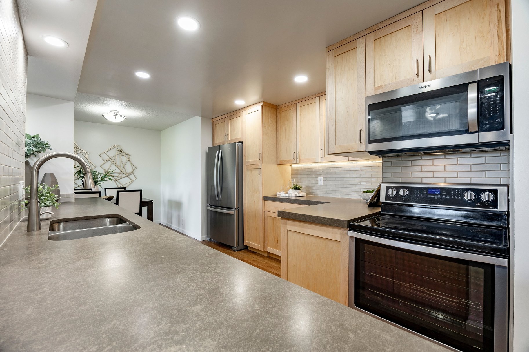  Spacious Canyon Crest Condo with Sweeping Valley Views - 物件實景