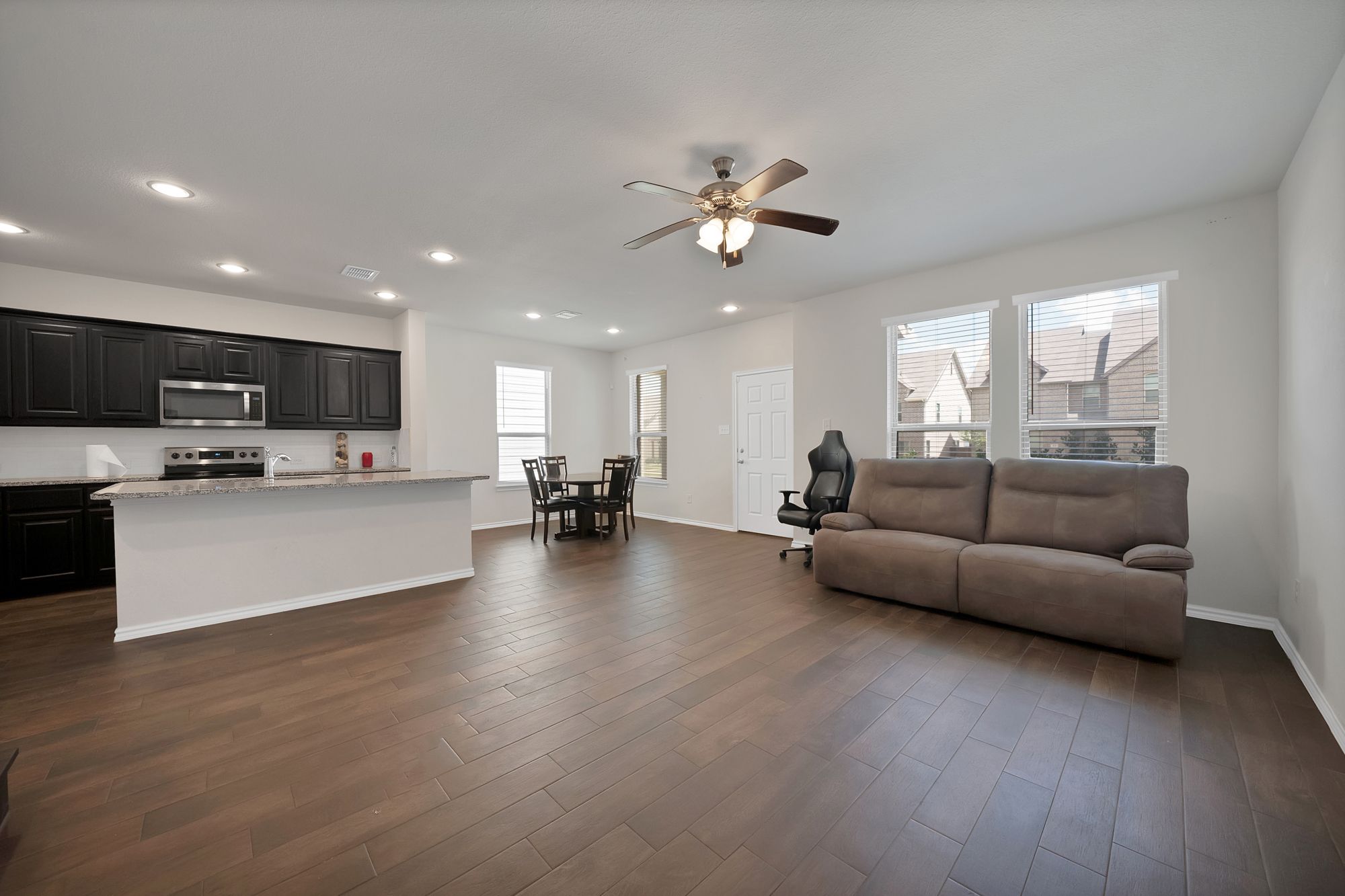  422 Milverton Drive, Fort Worth, TX, 76036 - 物件實景