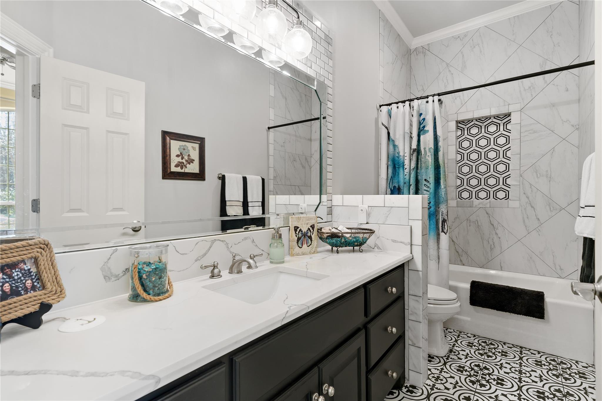 Powderly, Texas, 75473, United States, 5 Bedrooms Bedrooms, ,5 BathroomsBathrooms,Residential,For Sale,2024078