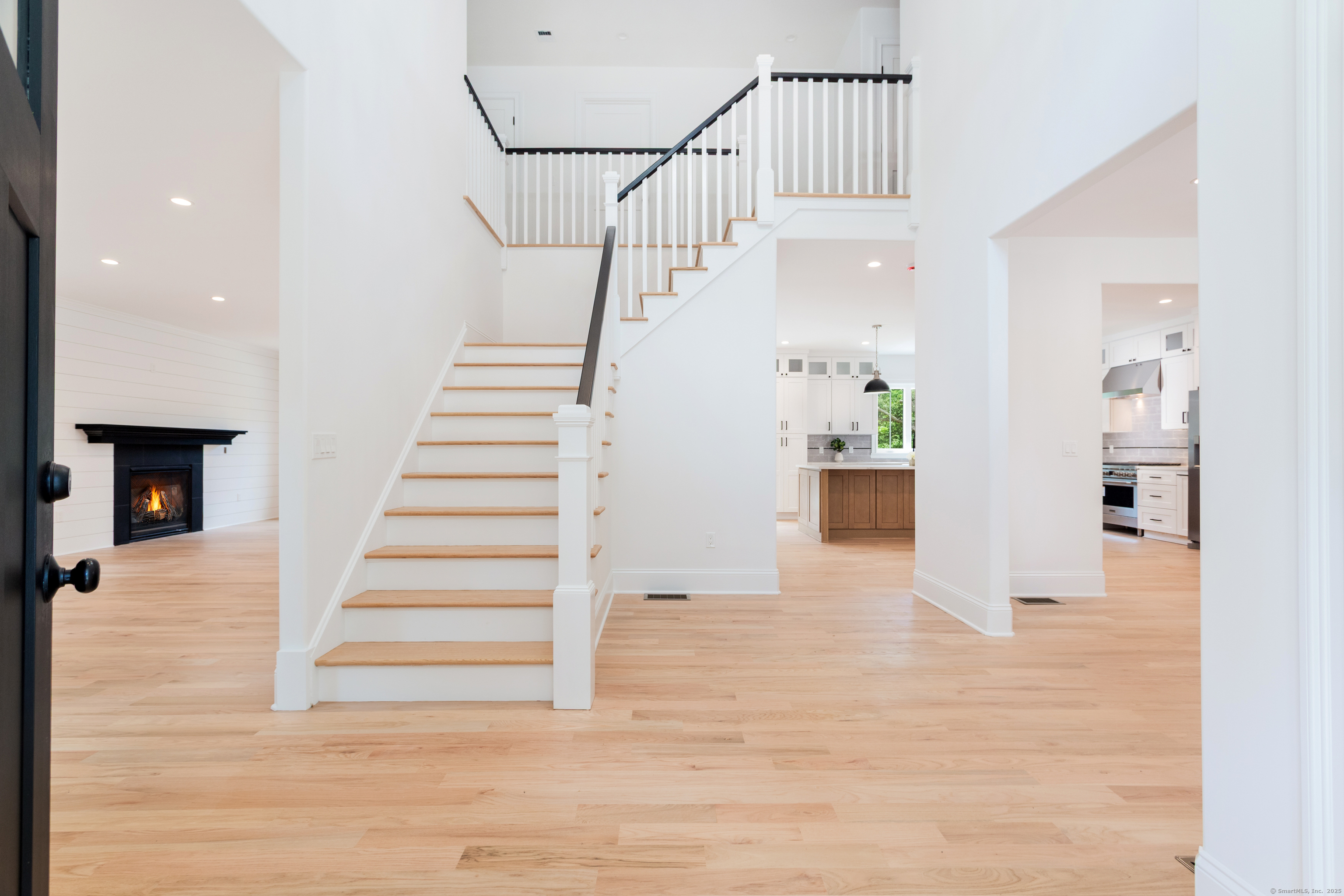 Stratford, Connecticut, 06614, United States, 4 Bedrooms Bedrooms, ,3 BathroomsBathrooms,Residential,For Sale,1987669