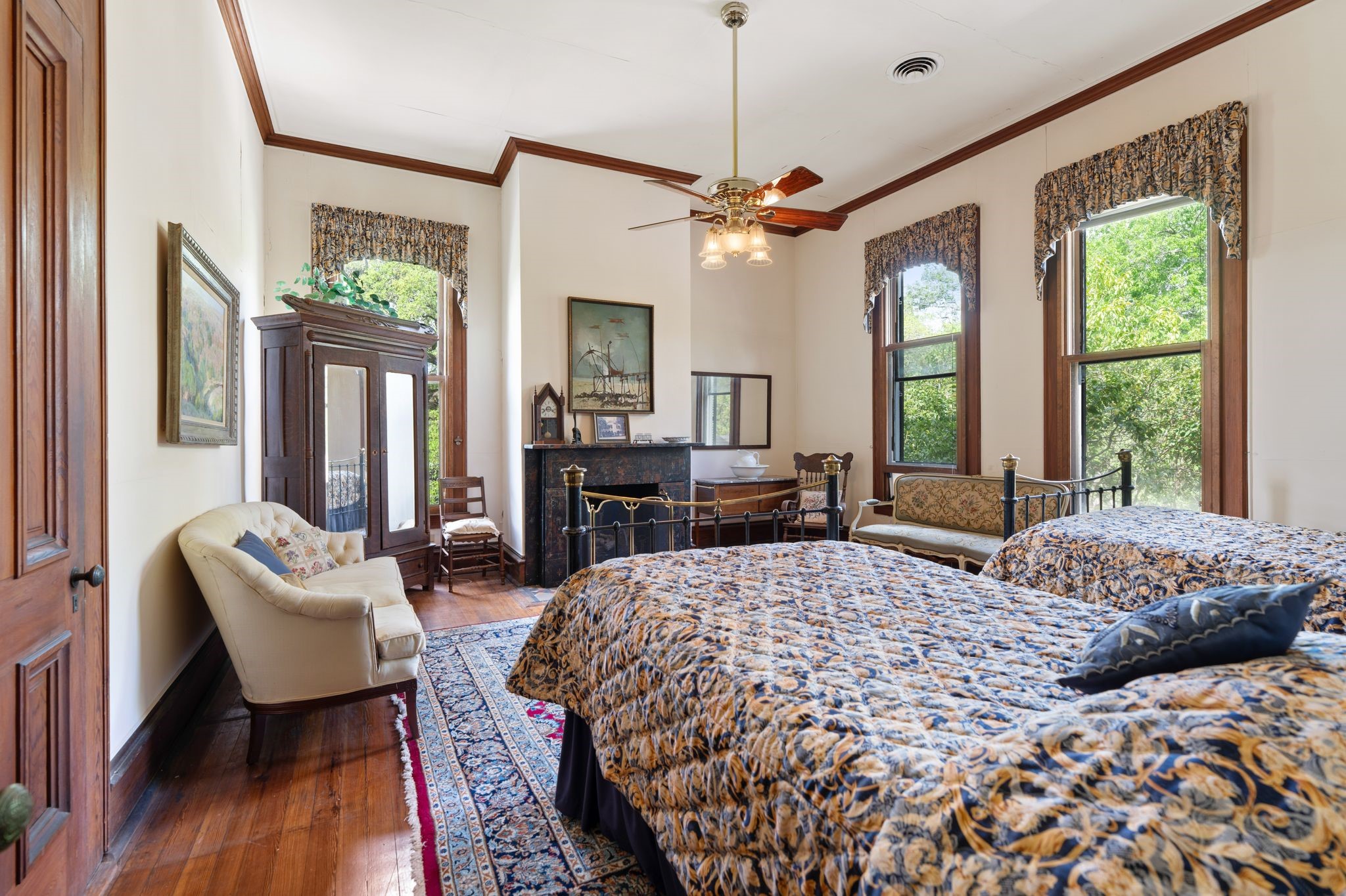  351 E Colorado Street, La Grange, TX, 78945 - 物件實景
