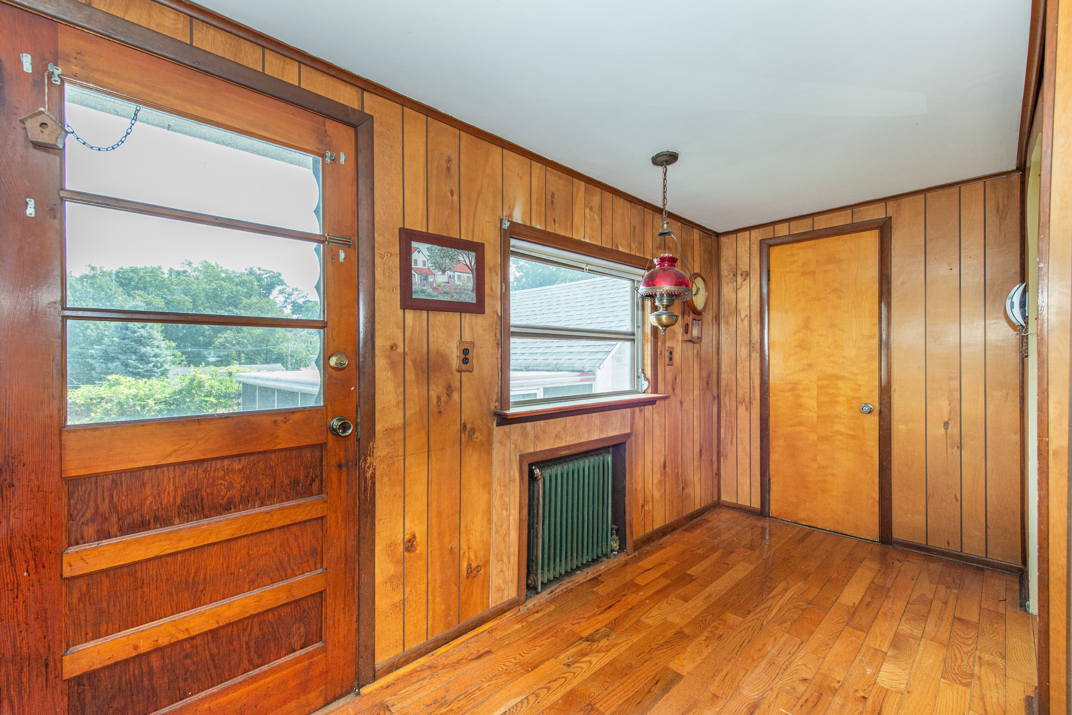 Nutley, New Jersey, 07110, United States, 3 Bedrooms Bedrooms, ,2 BathroomsBathrooms,Residential,For Sale,1935440
