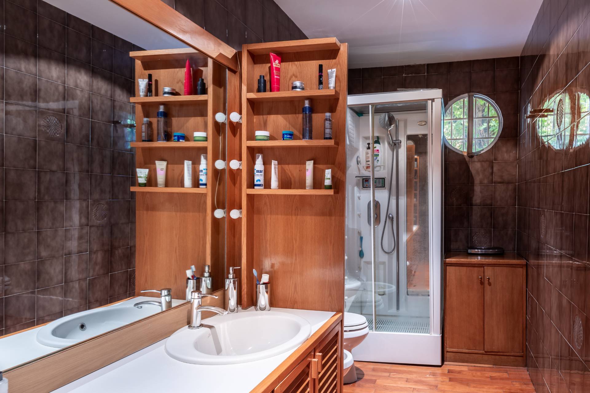 Roma, Roma, 00100, IT, 4 Bedrooms Bedrooms, ,4 BathroomsBathrooms,Residential,For Sale,1992075