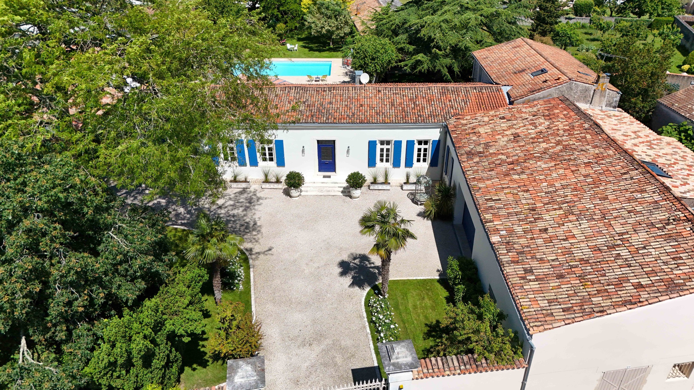  Longère a few minutes from La Rochelle in the village center, completely renova… - 物件實景