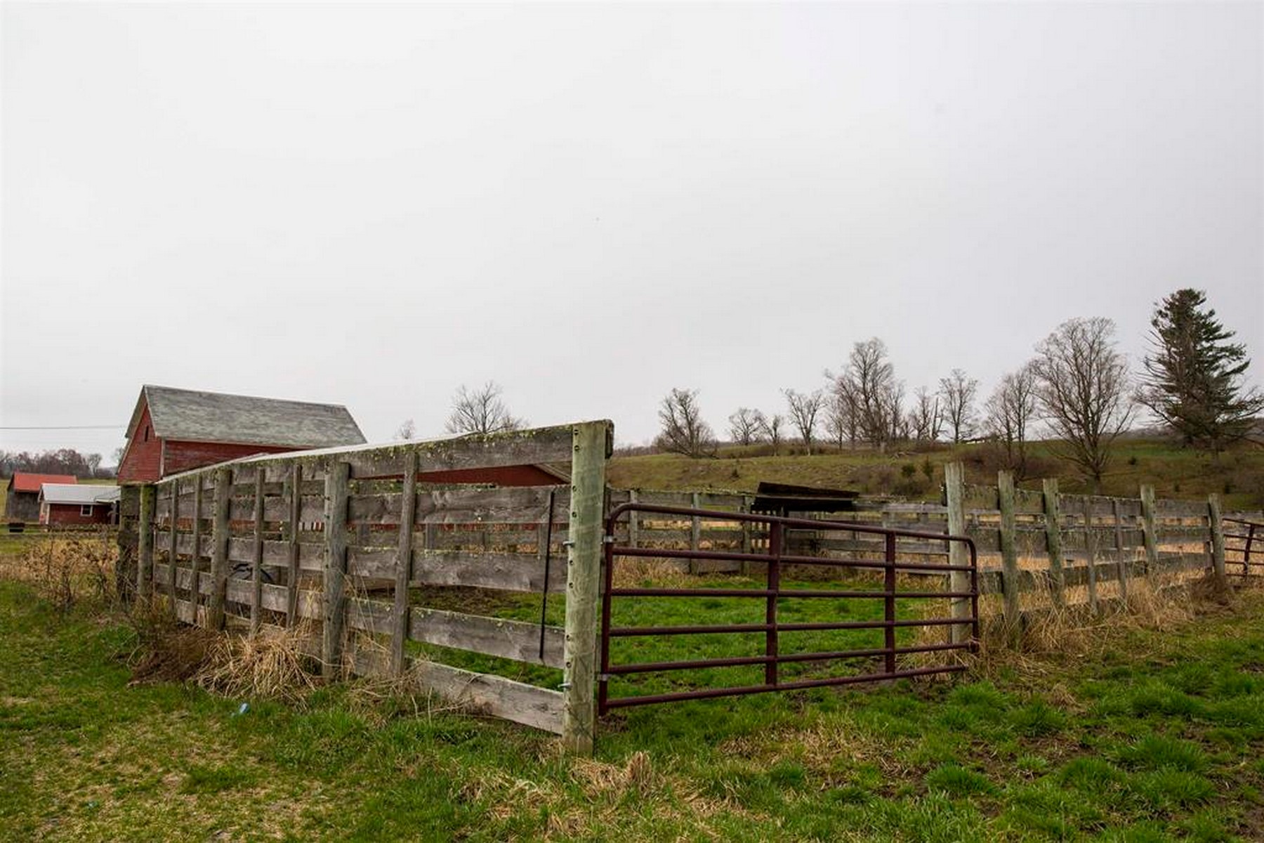  557 Pleasant Valley Road - 物件實景