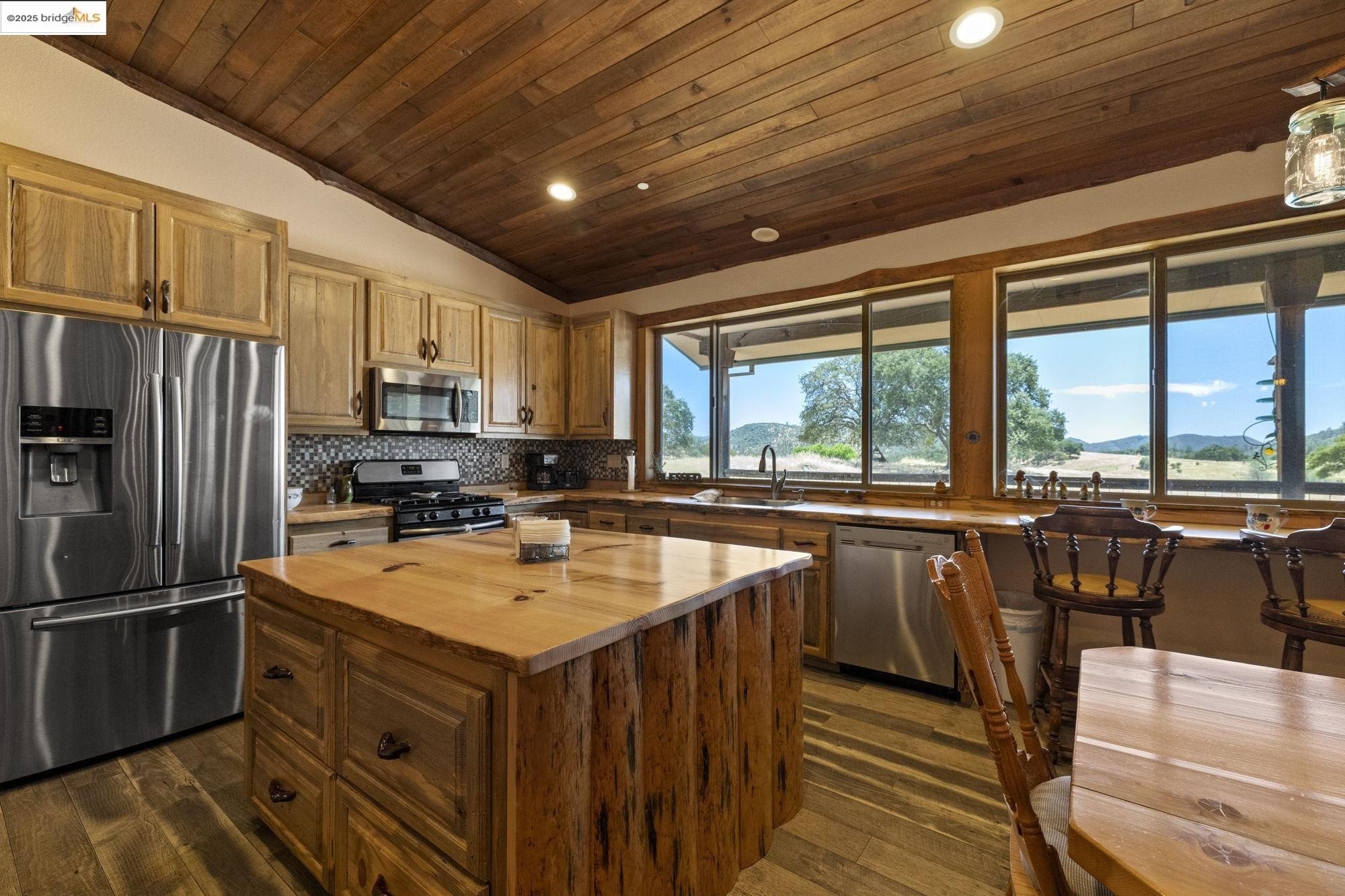 Chinese Camp, California, 95309, United States, 1 Bedroom Bedrooms, ,2 BathroomsBathrooms,Residential,For Sale,1975646