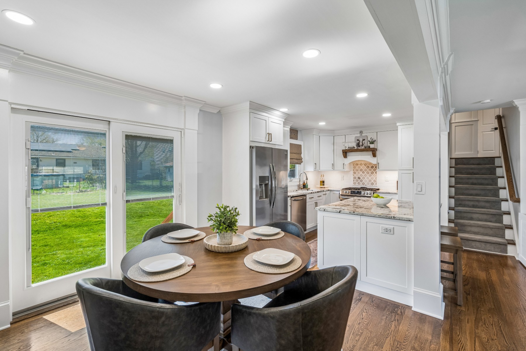  Immaculate and Updated Split Level Residence - 物件實景