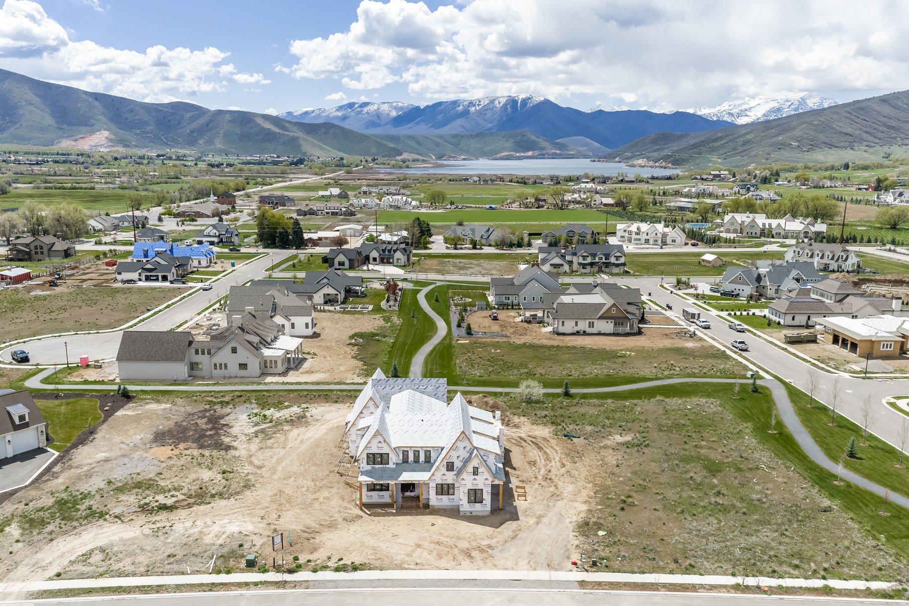  Thoughtfully Designed Home in the Heart of Midway with Mountain Views - 物件實景