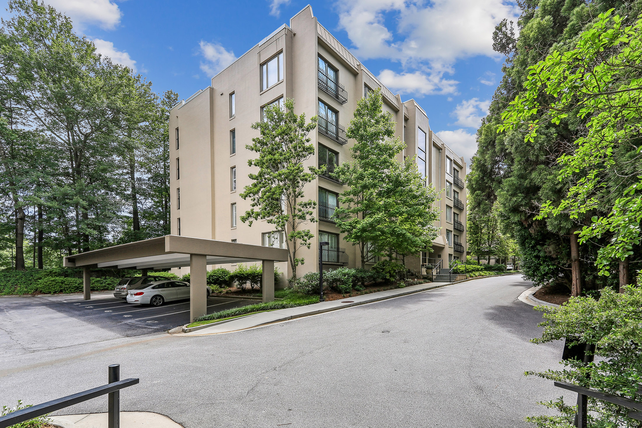  A True Buckhead Jewel - 物件實景