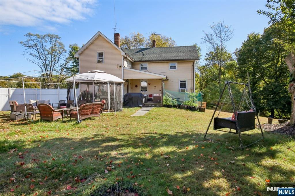 Ridgewood, New Jersey, 07450, United States, 3 Bedrooms Bedrooms, ,2 BathroomsBathrooms,Residential,For Sale,1988211