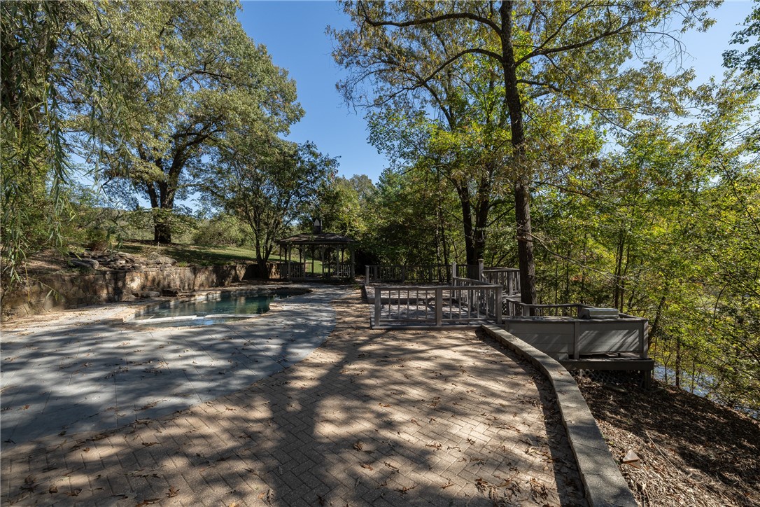 Fayetteville, Arkansas, 72703, United States, 3 Bedrooms Bedrooms, ,3 BathroomsBathrooms,Residential,For Sale,1989133