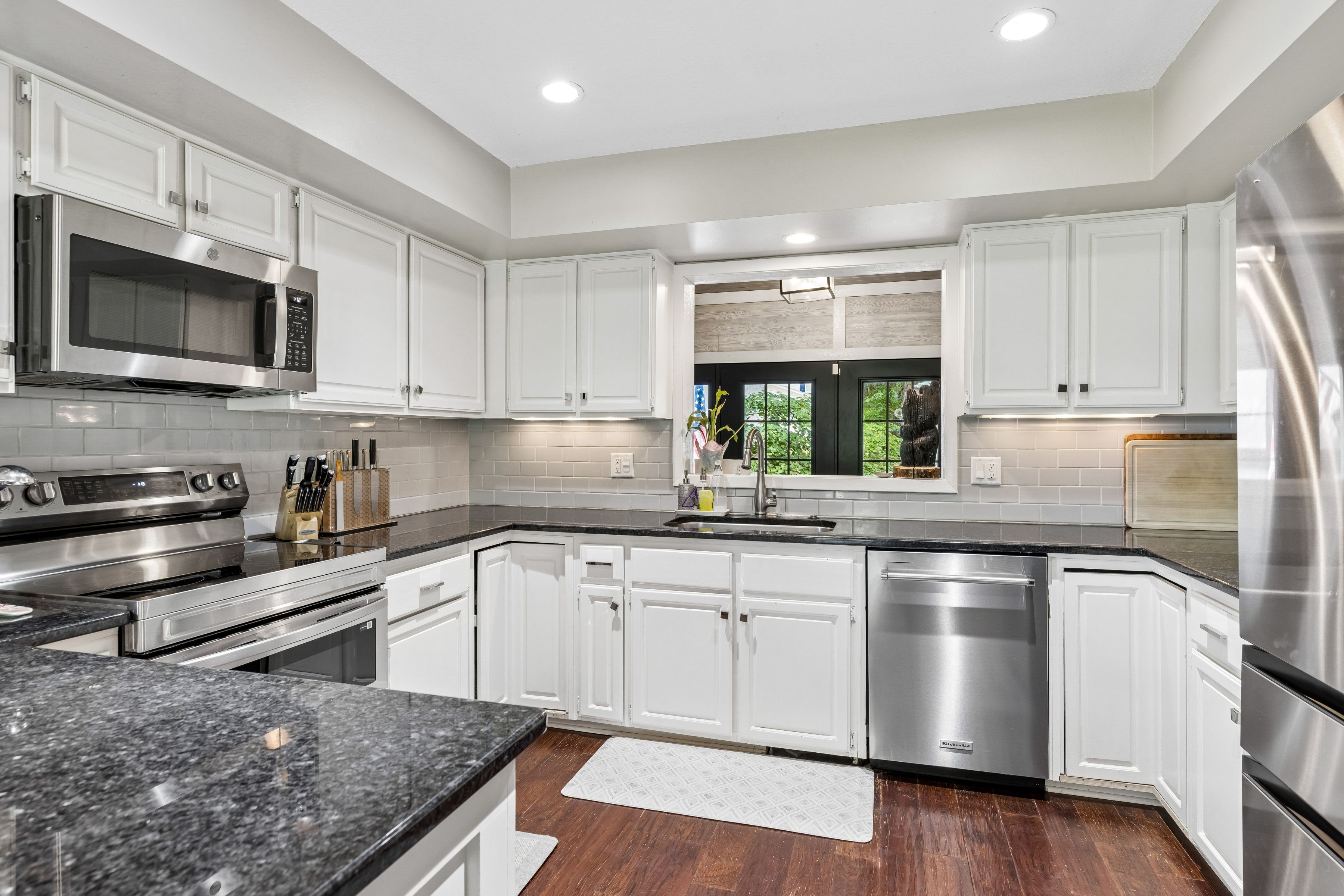  Beautifully Updated Home Overlooking Bent Creek Golf Course - 物件實景